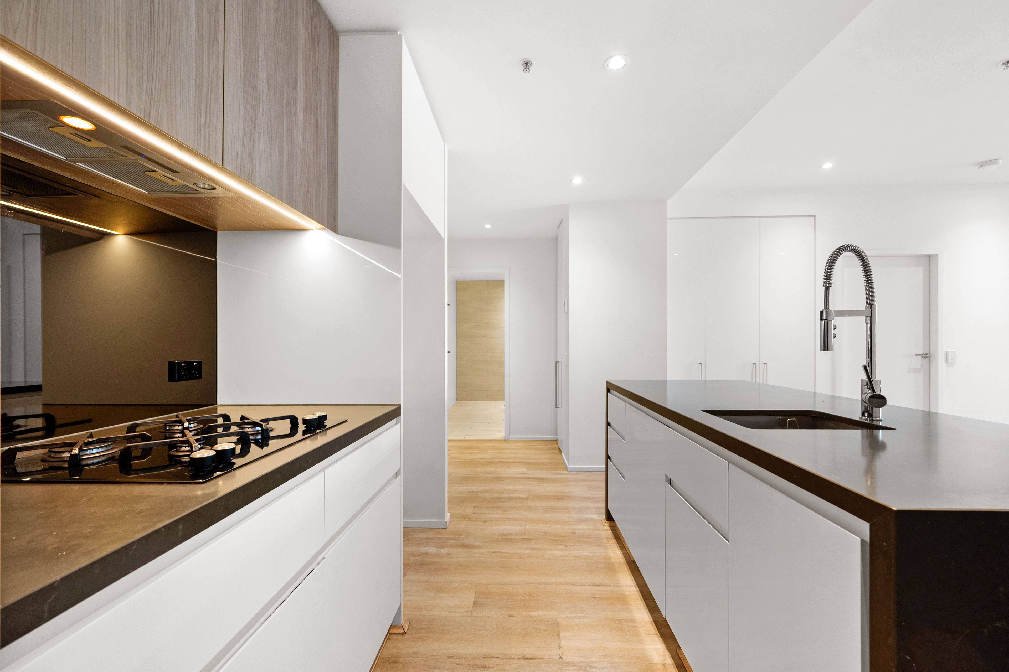 210/6 Galloway Street — photo 6 of 18