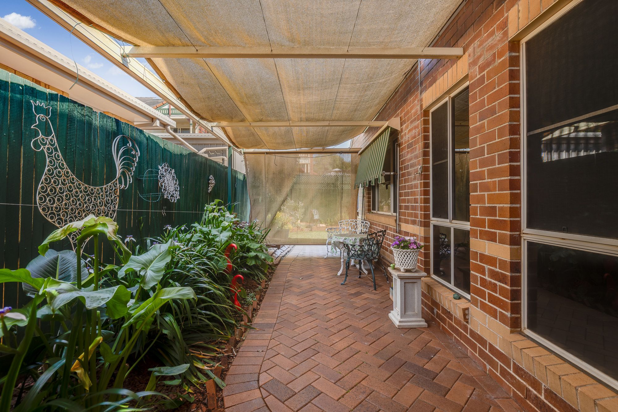 2/32 Jull Drive — photo 12 of 12