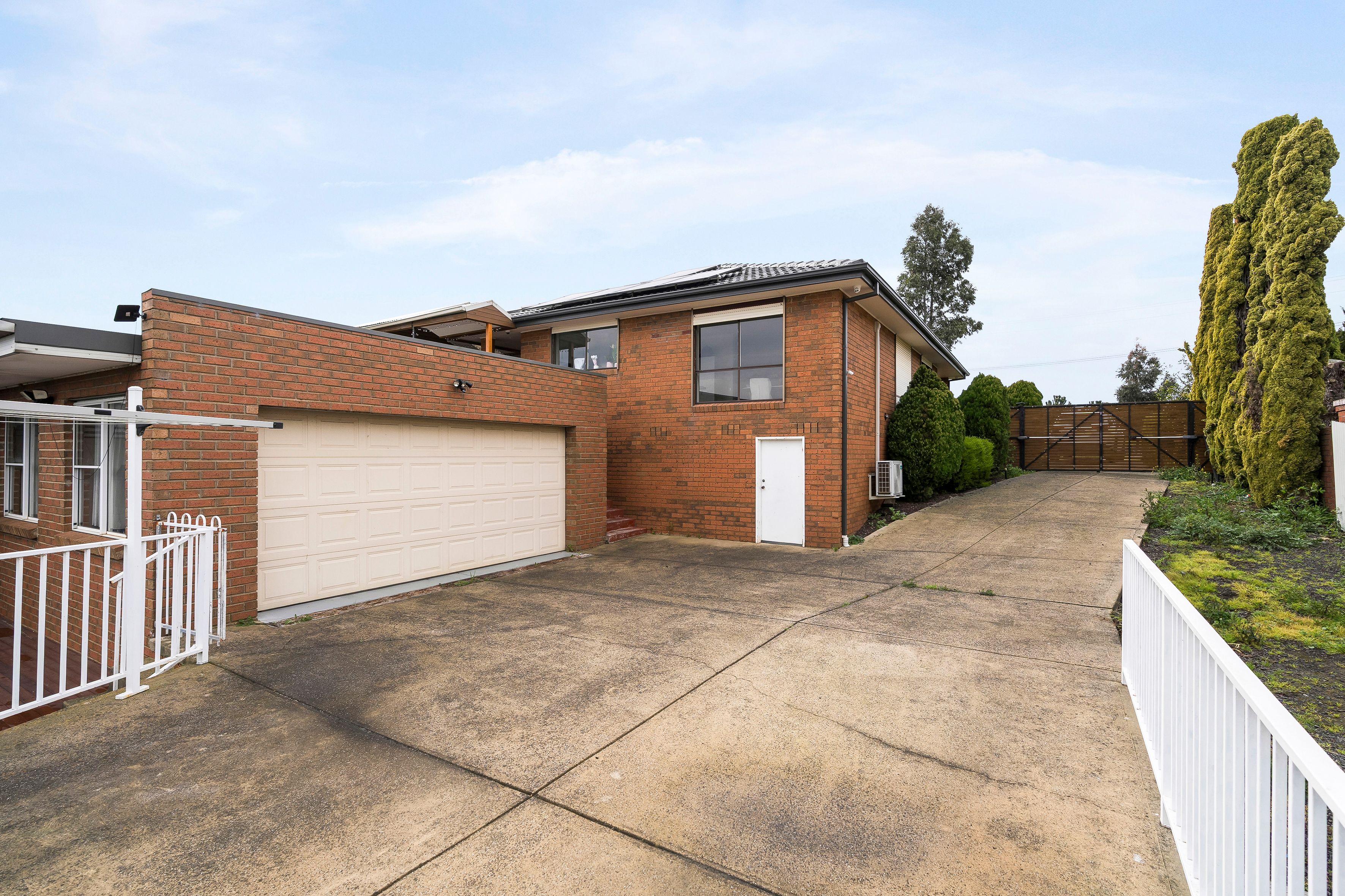 63-65 Rokewood Crescent — photo 17 of 30
