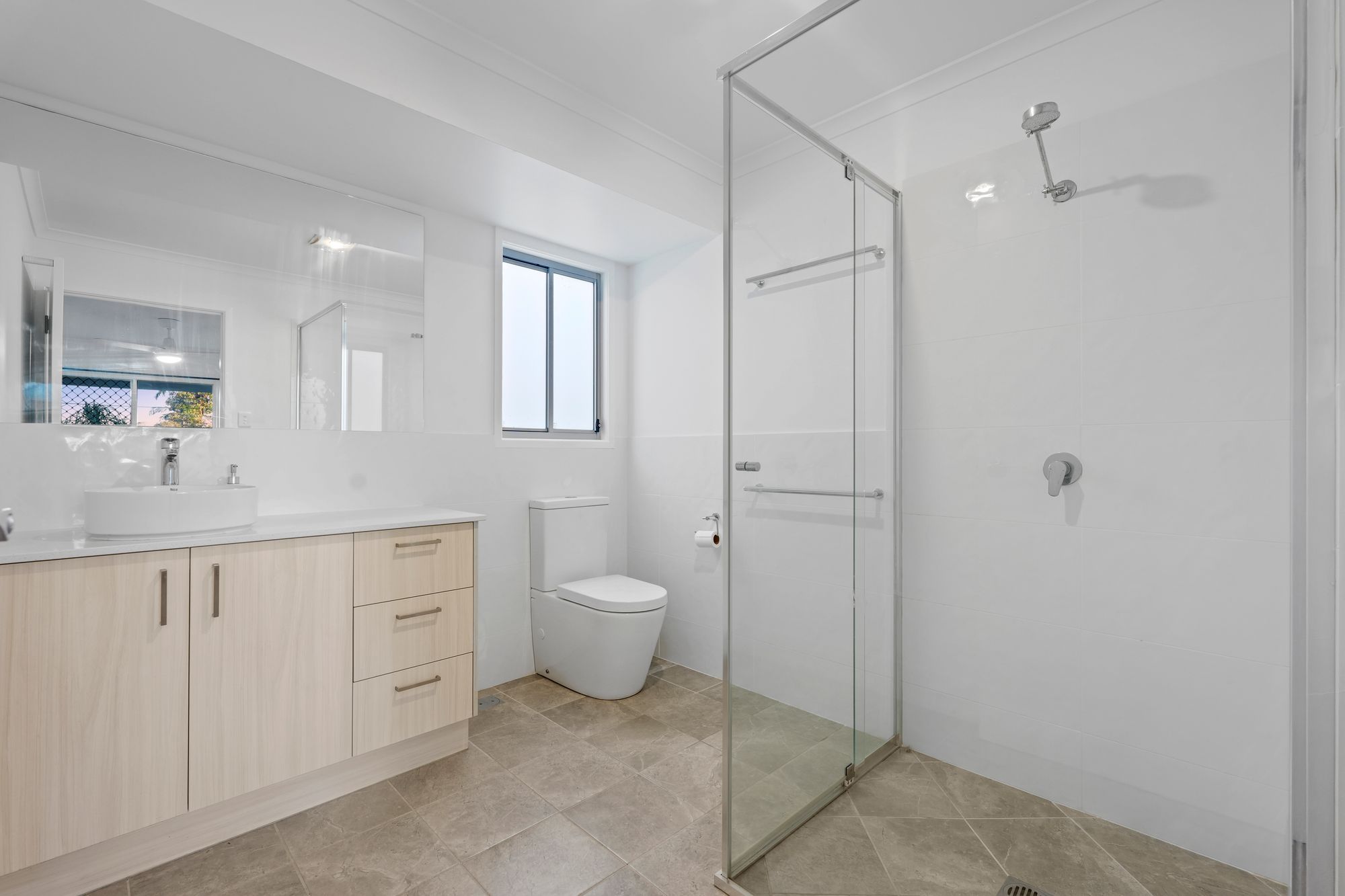 24 Girralong Street — photo 11 of 25