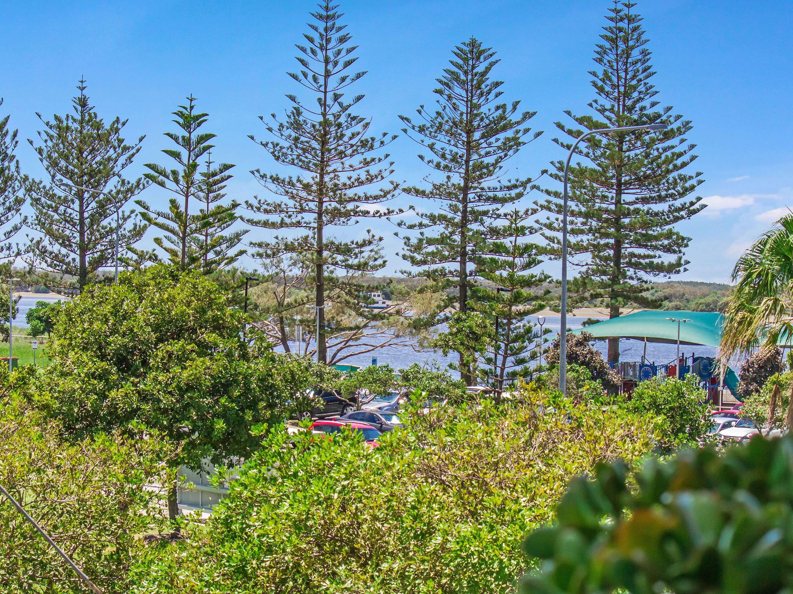 4 Broad Street, Labrador QLD 4215