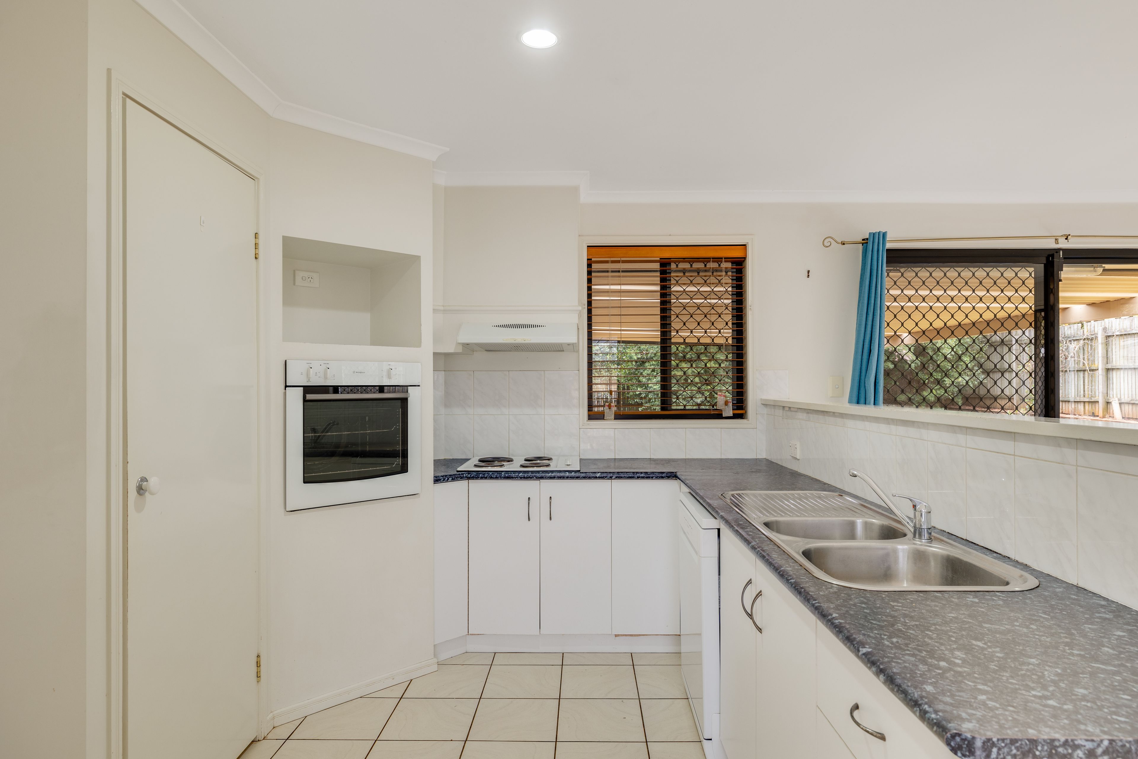 34 Banksdale Drive, Middle Ridge, QLD 4350