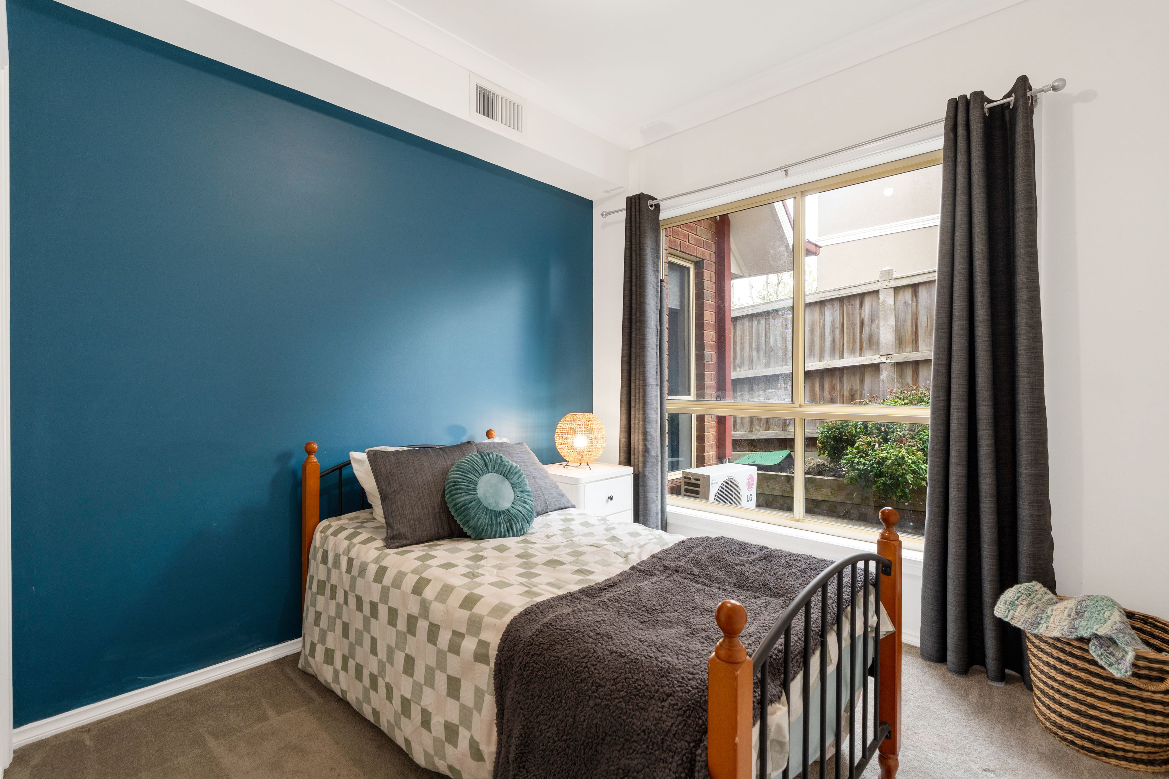 72 Royal Terrace — photo 14 of 26