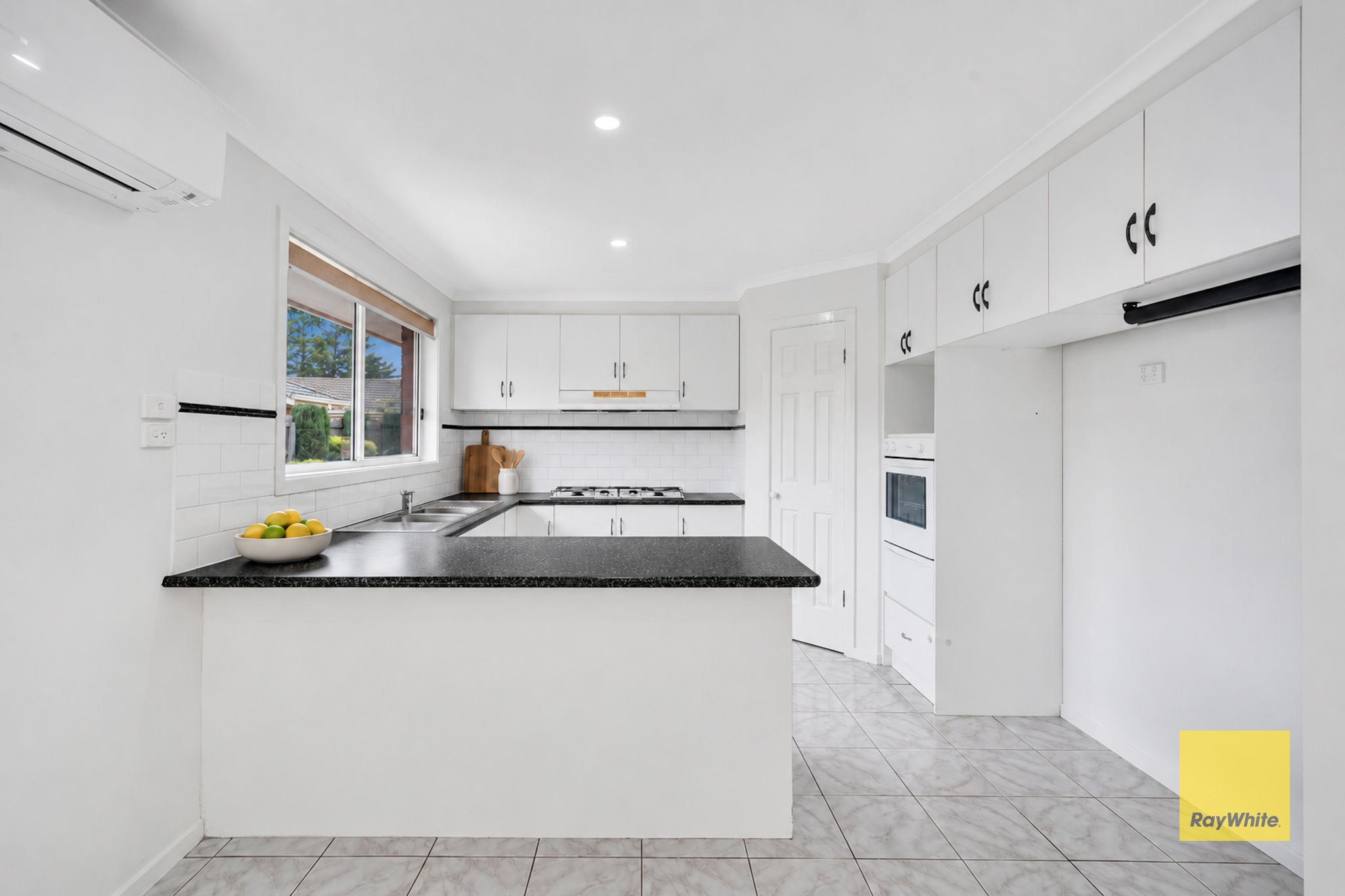 15 Moreton Court — photo 10 of 27