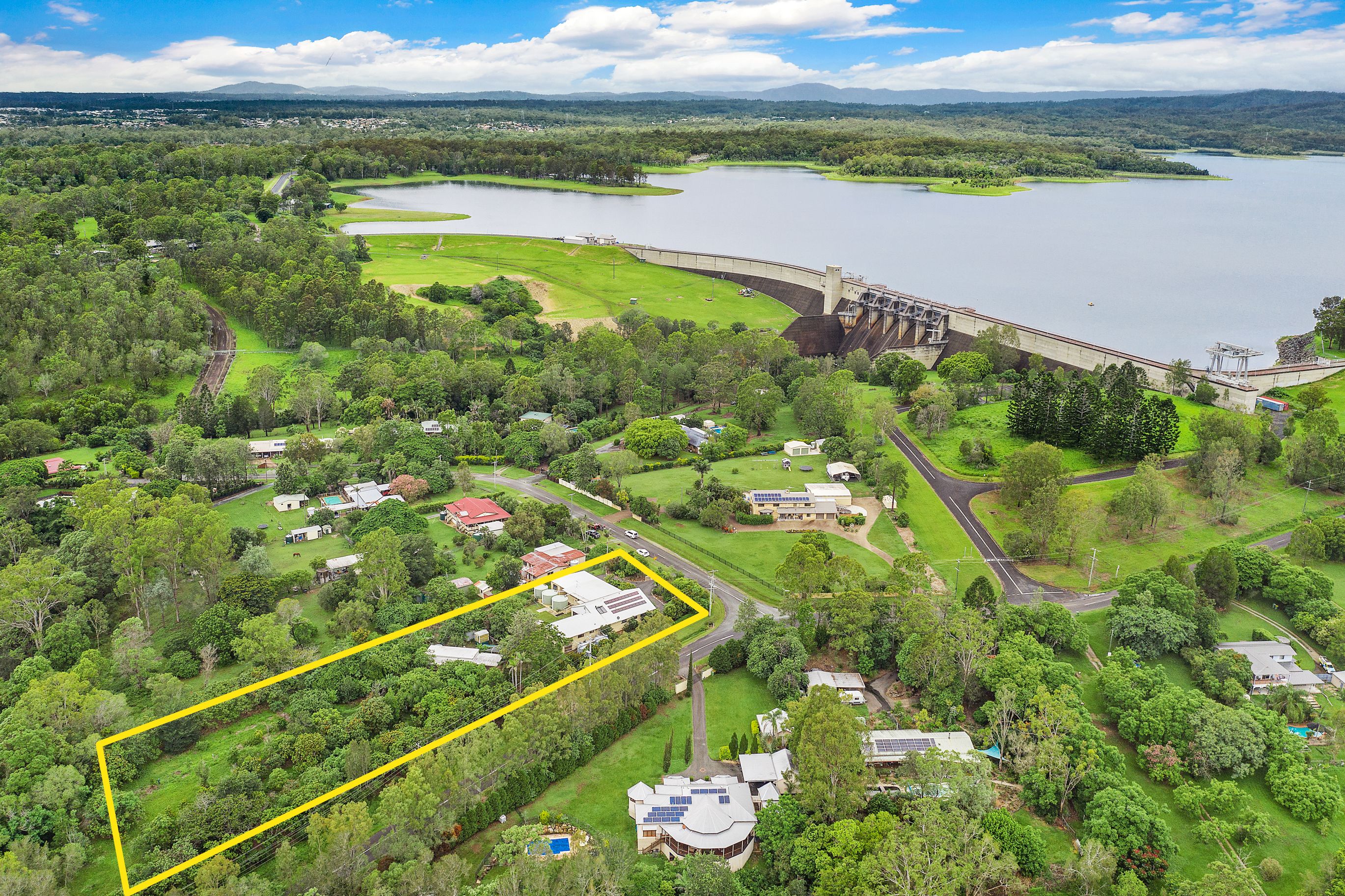 1 Grant Street, Whiteside, QLD 4503