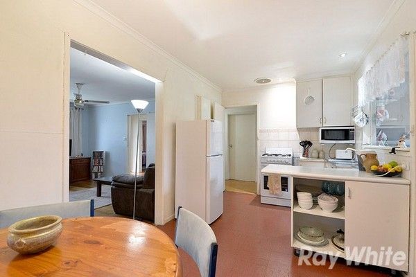 15 Sara Road, Scoresby, VIC 3179