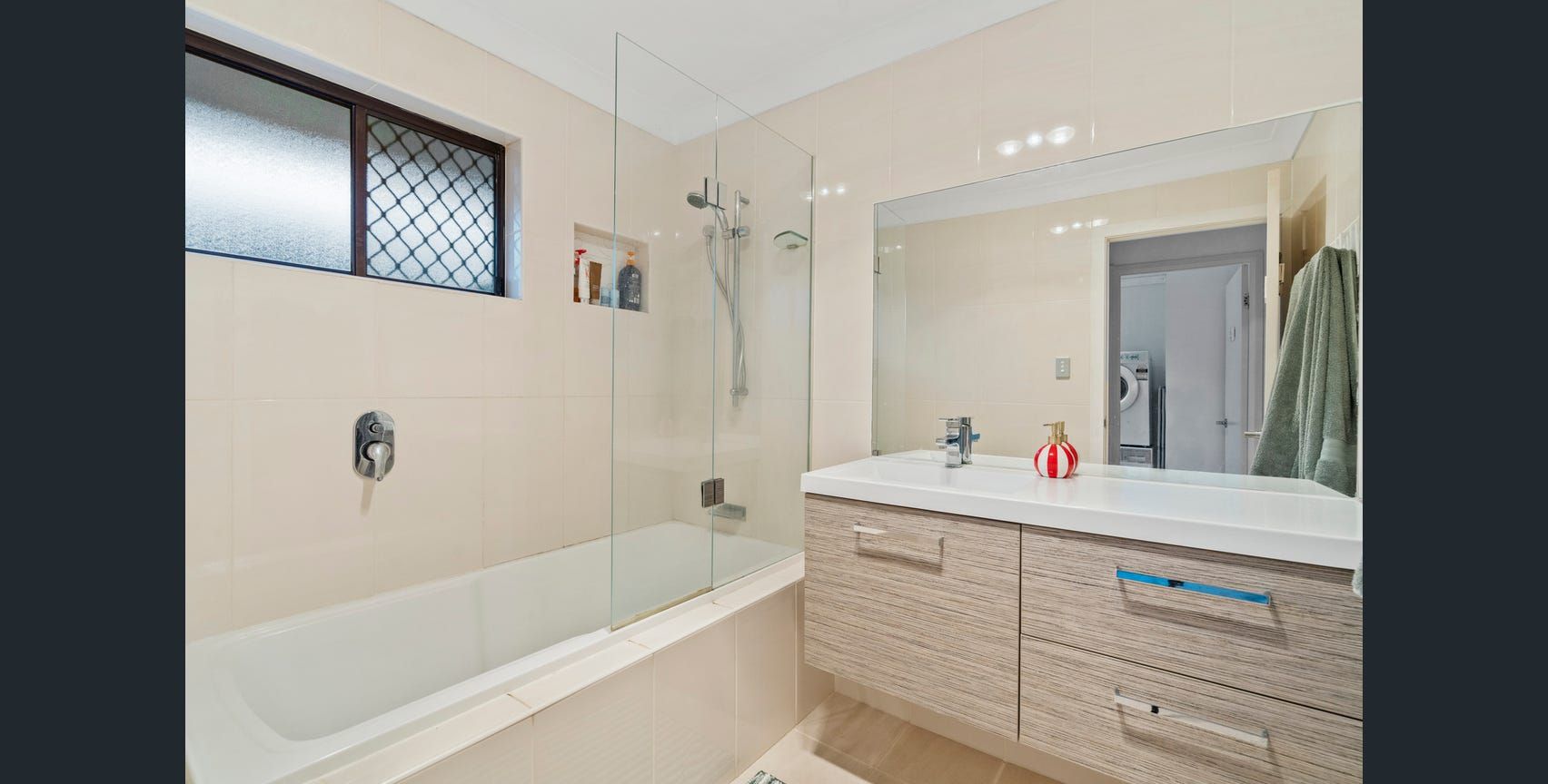 4 Sunnybay Drive — photo 6 of 12