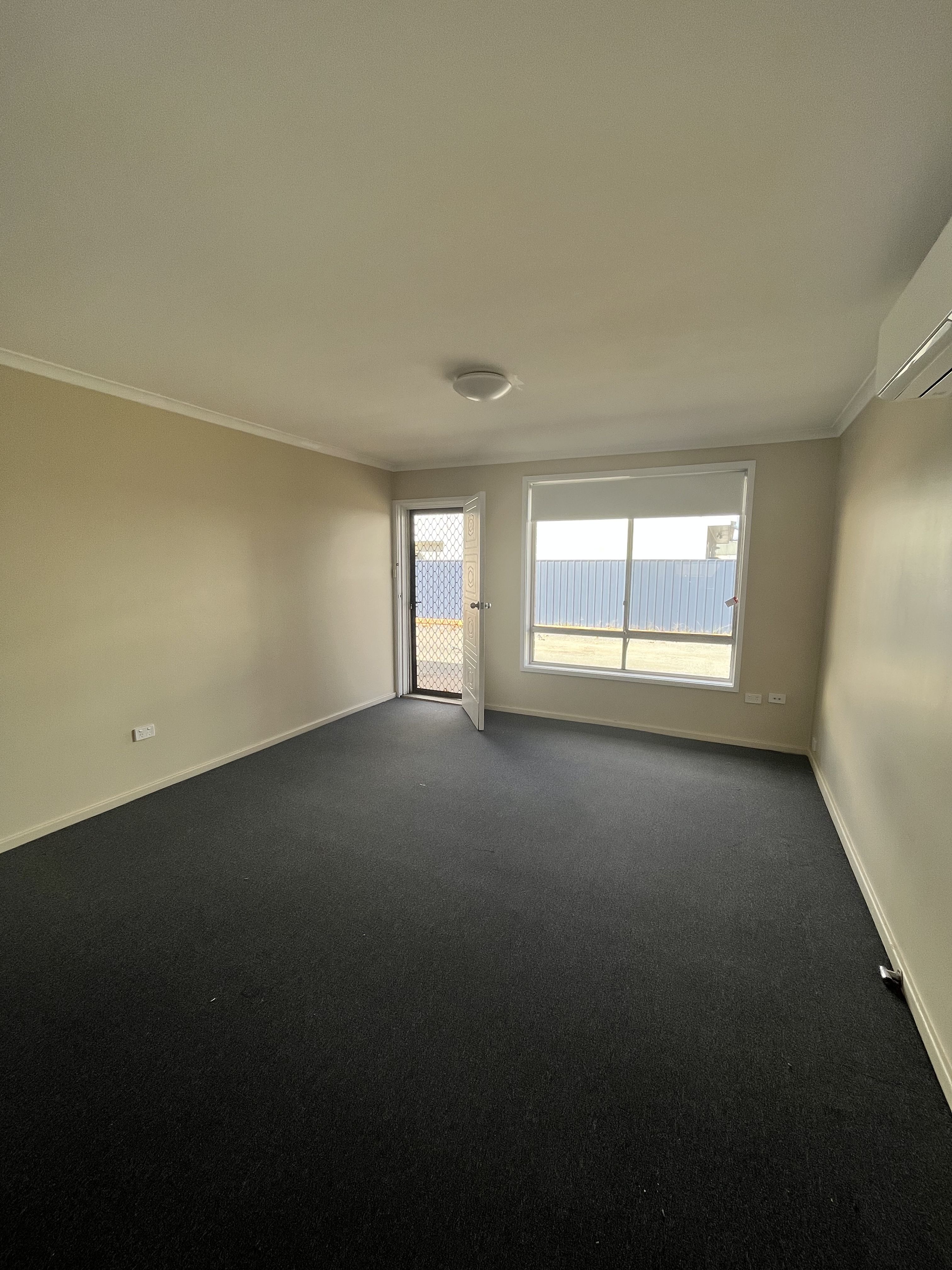 3/62-64 Chatsbury Street — photo 3 of 9