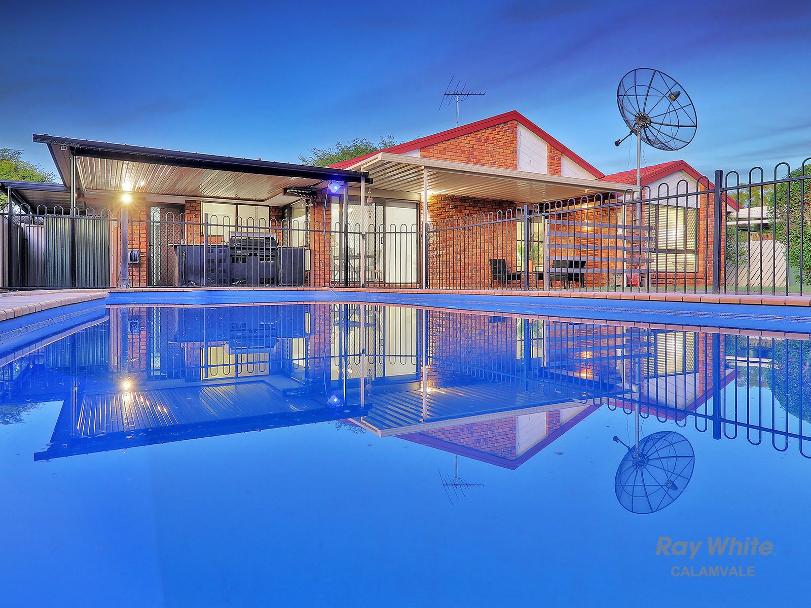 27 COLVILLEA Street, Eight Mile Plains QLD 4113