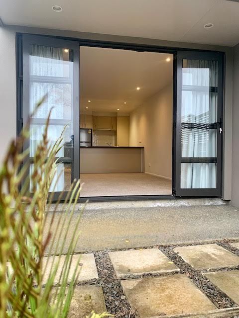 3/8 Landscape Road, Papatoetoe, Manukau City