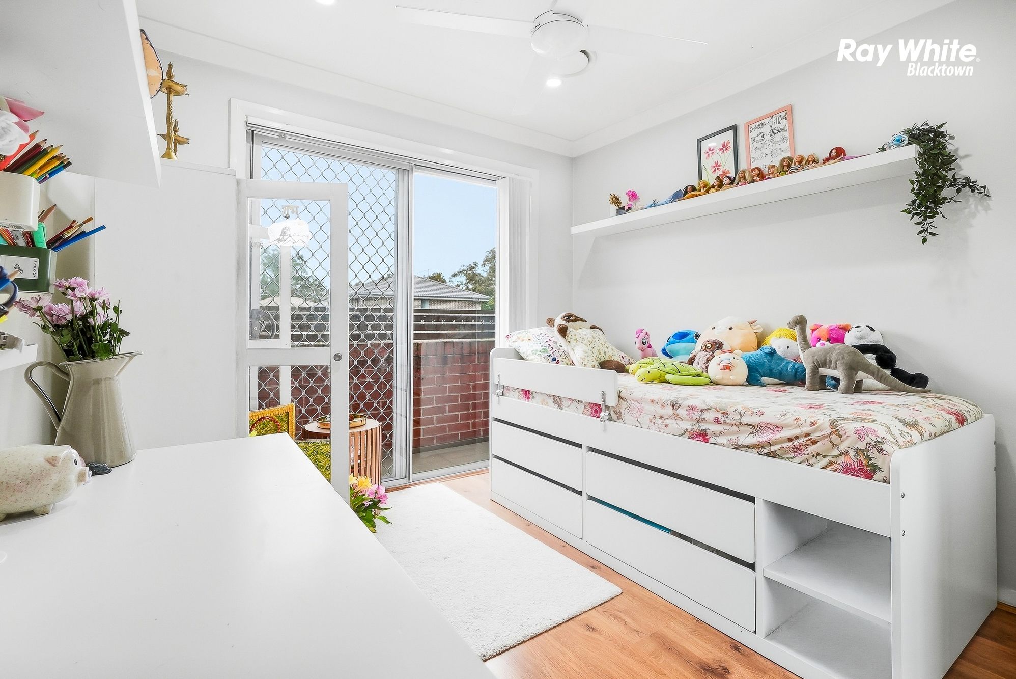 4/42 Highpoint Drive — photo 14 of 28