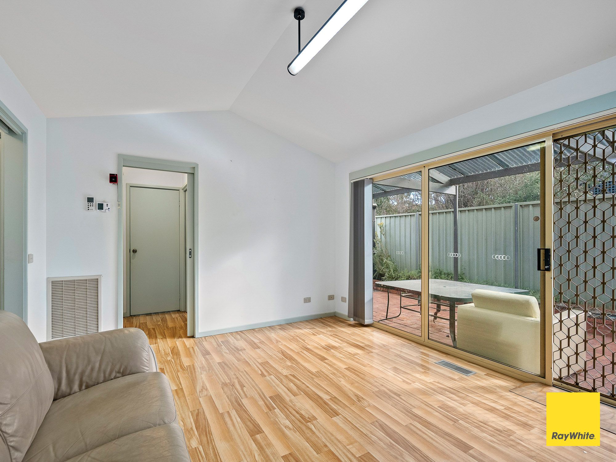 10/18 Lowe Street — photo 10 of 16