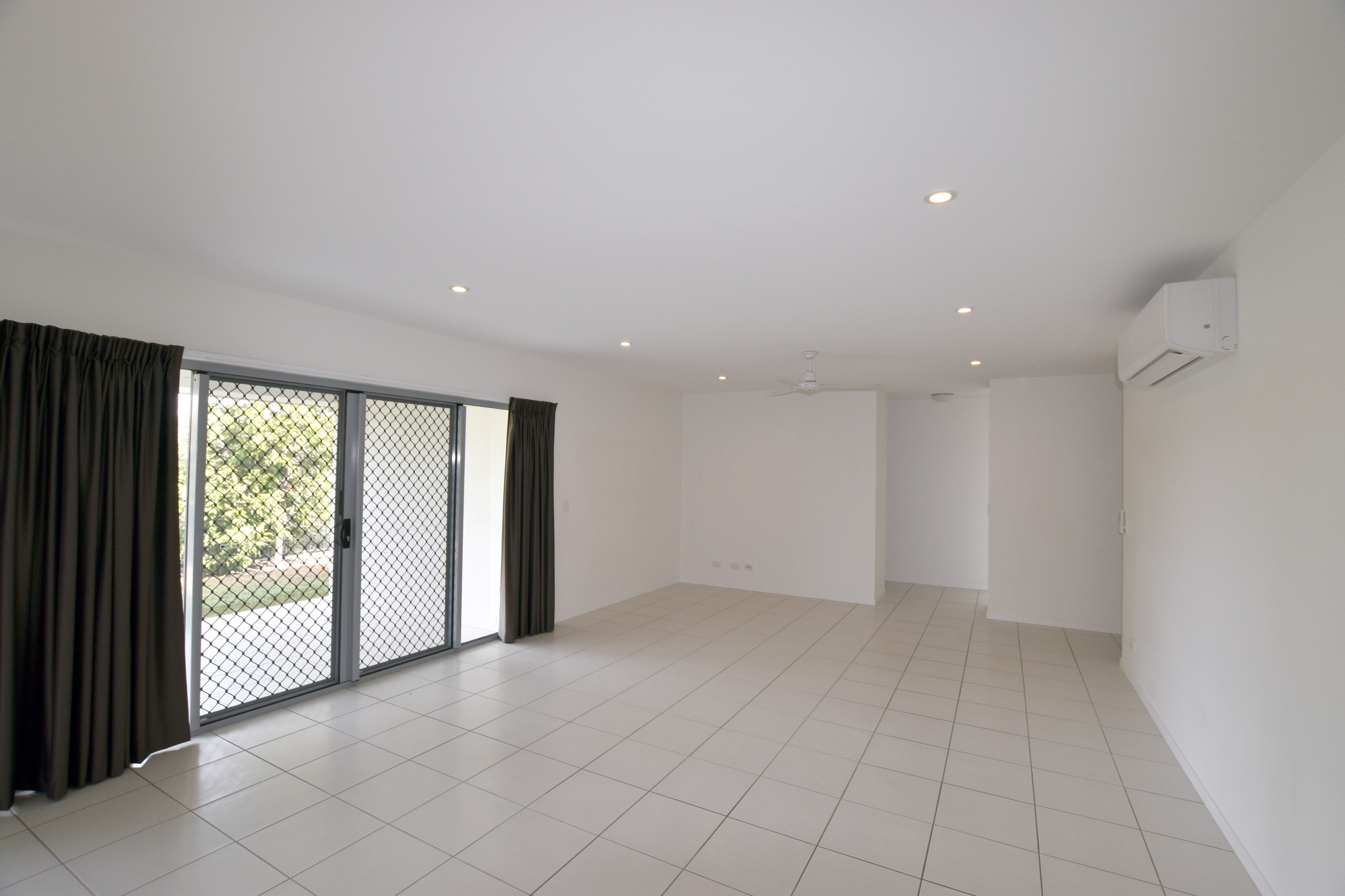 14 Orchard Road, Kirkwood, QLD 4680
