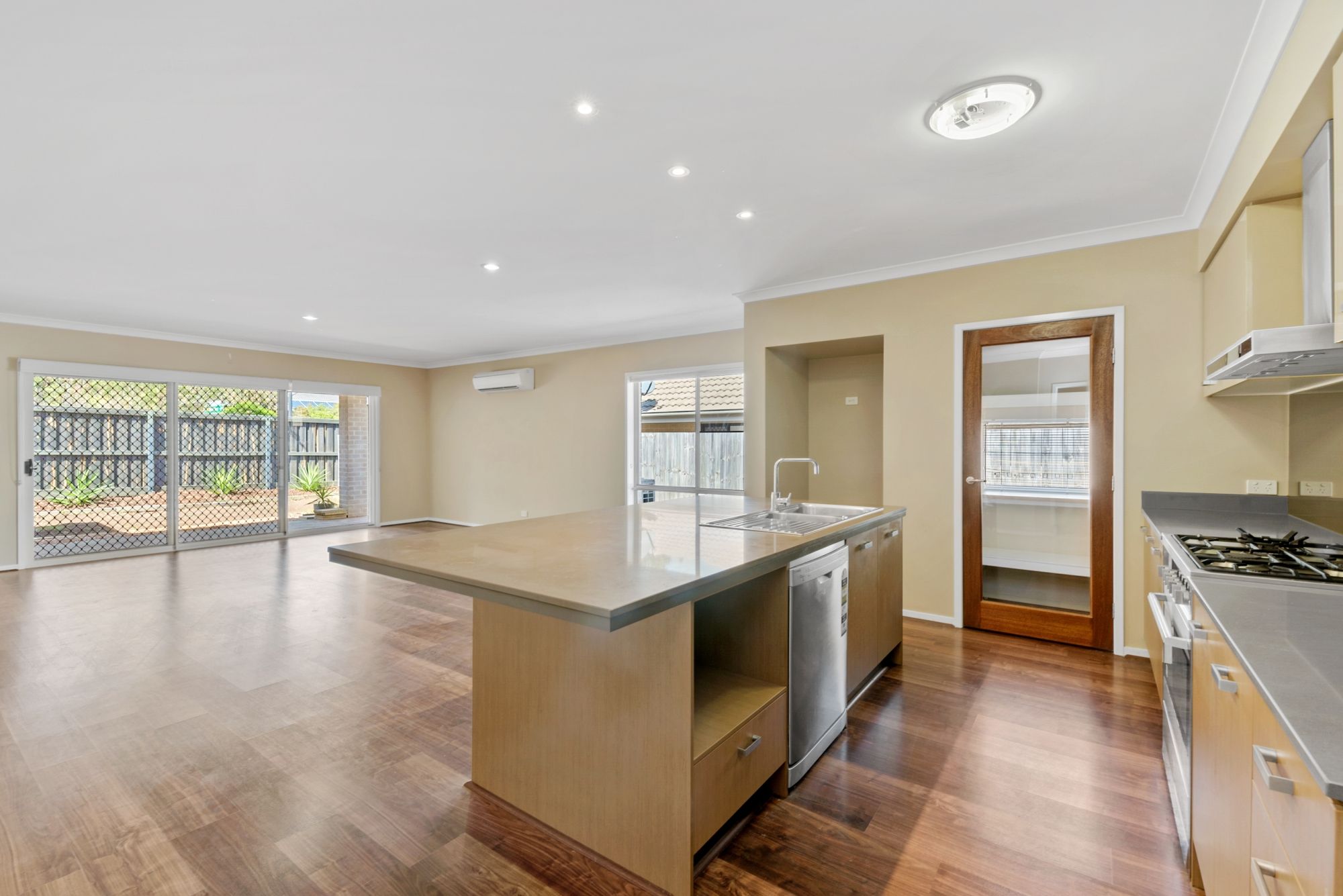 34 Livingstone Court, North Lakes, QLD 4509