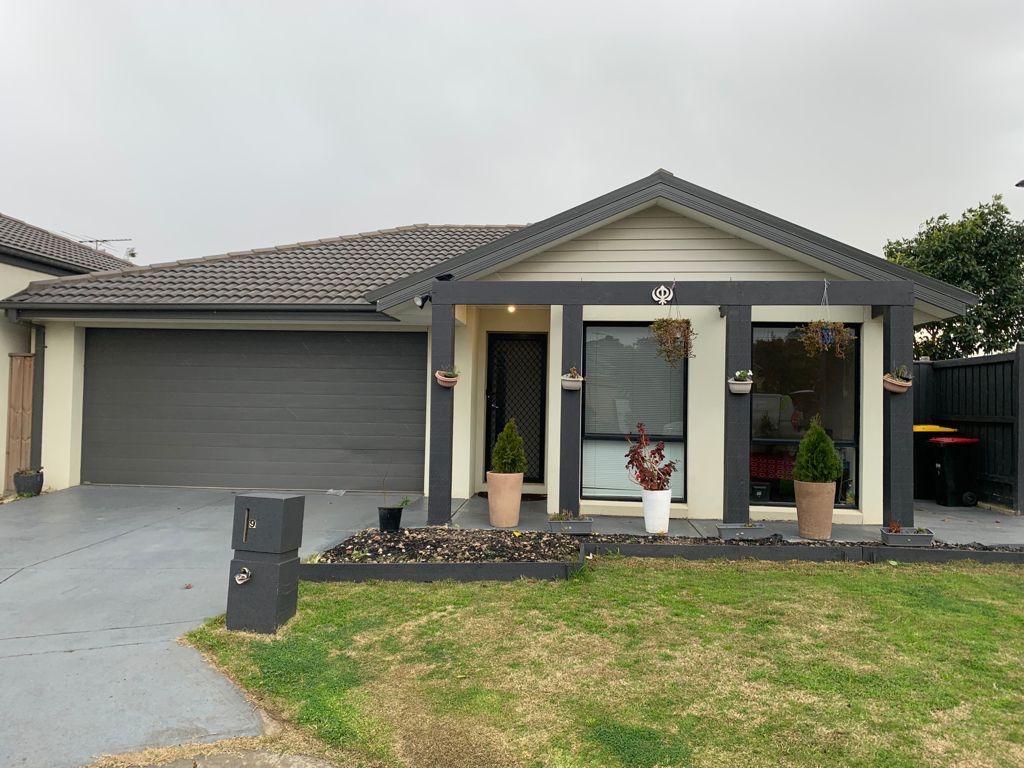 9 Regent Close, Burnside Heights, VIC 3023