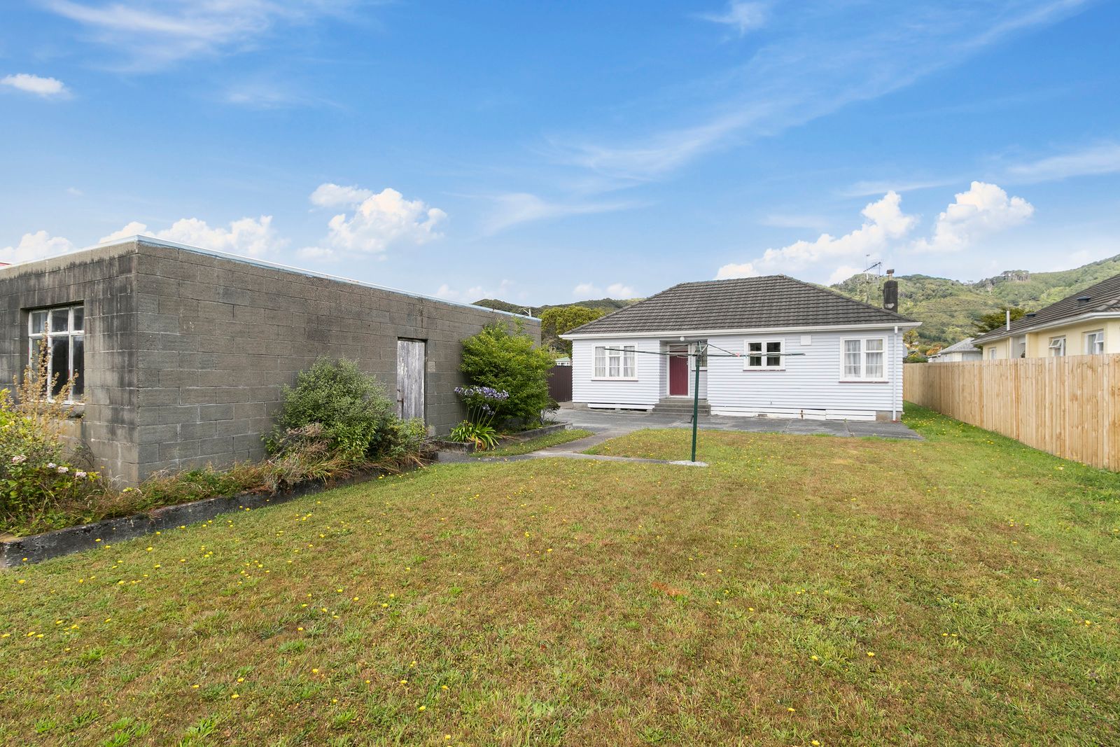 42 Wainuiomata Road, Wainuiomata, Lower Hutt City