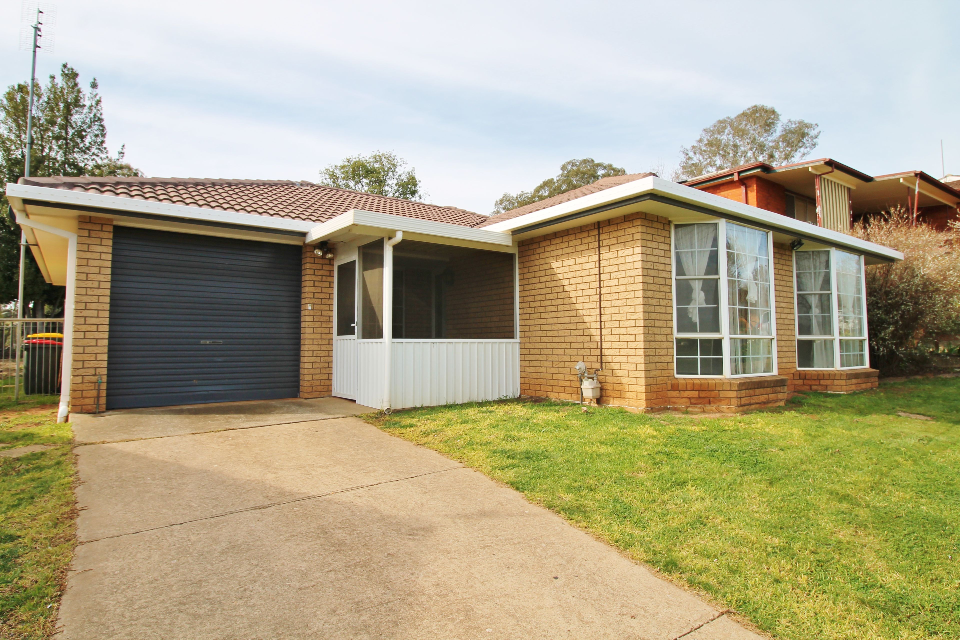 13 Barwang Street, Young NSW 2594