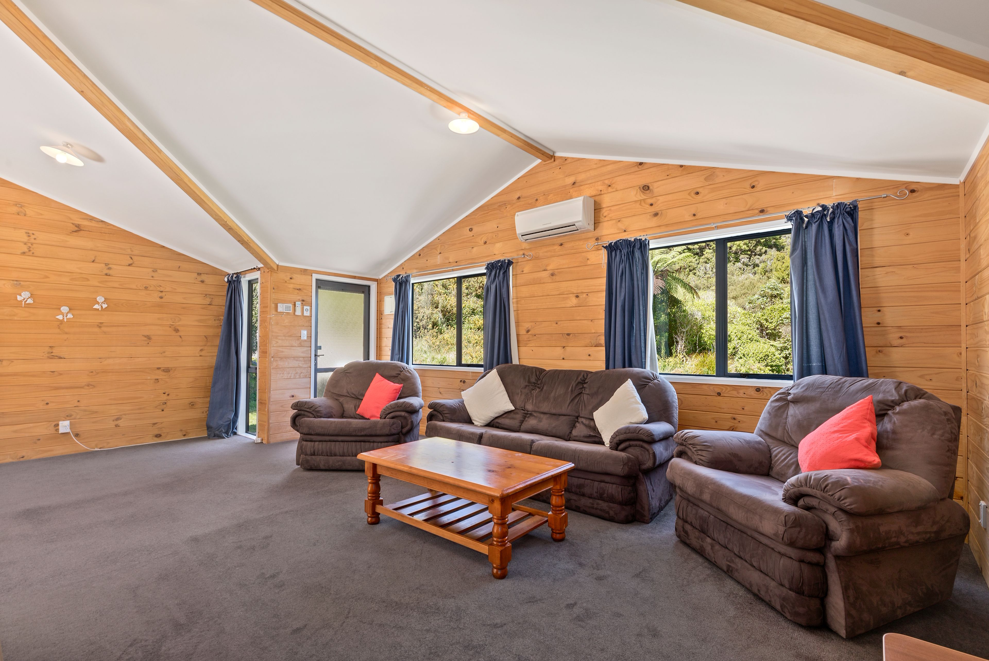 1 Lowry Heights, Stokes Valley, Lower Hutt City