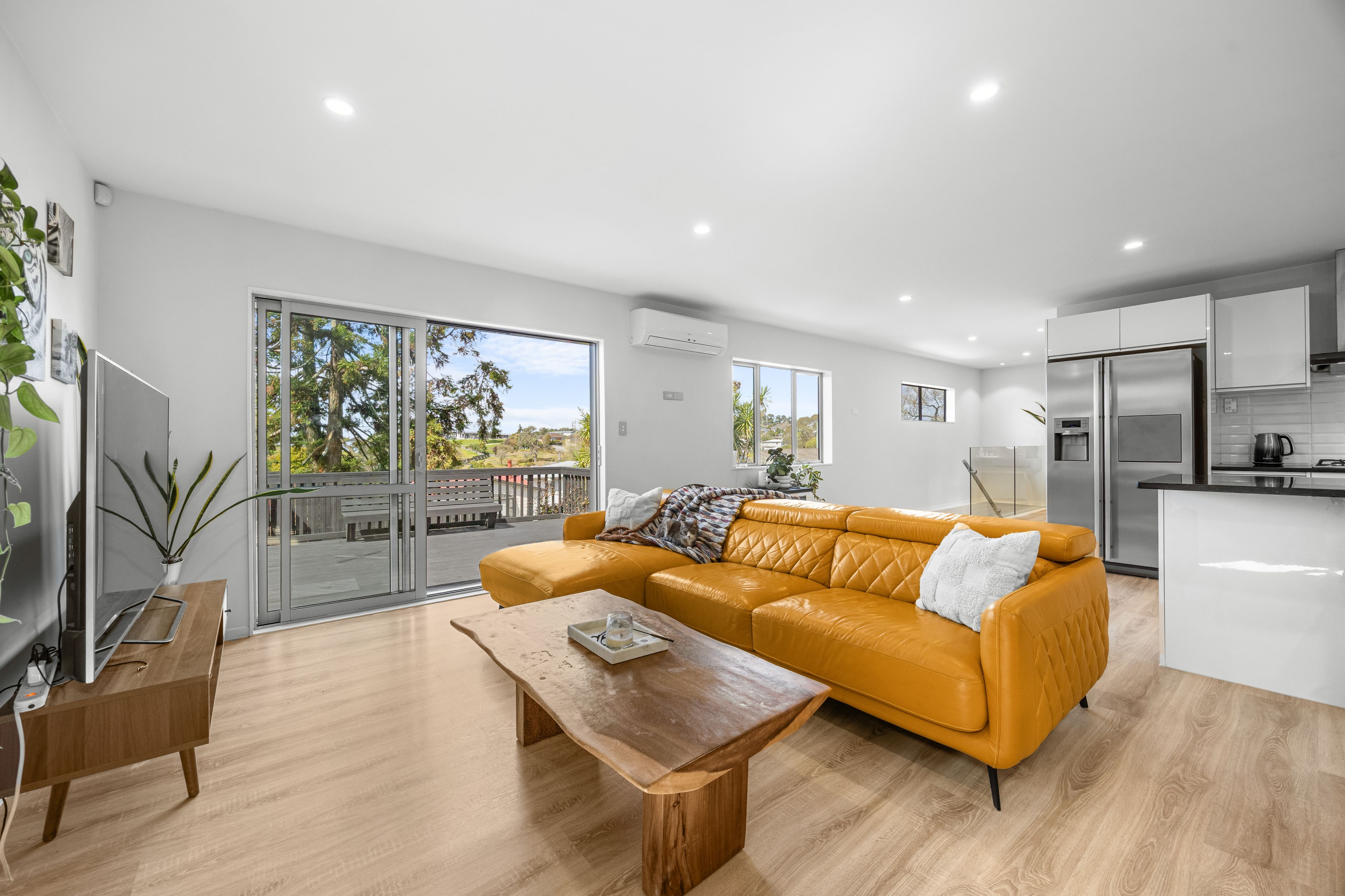 2/61 Albrecht Avenue, Hillsborough, Auckland City