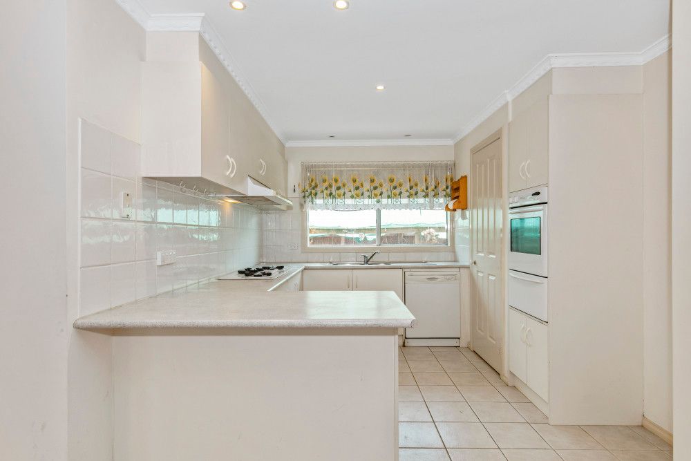 6 Claremont Glen, Berwick, VIC 3806