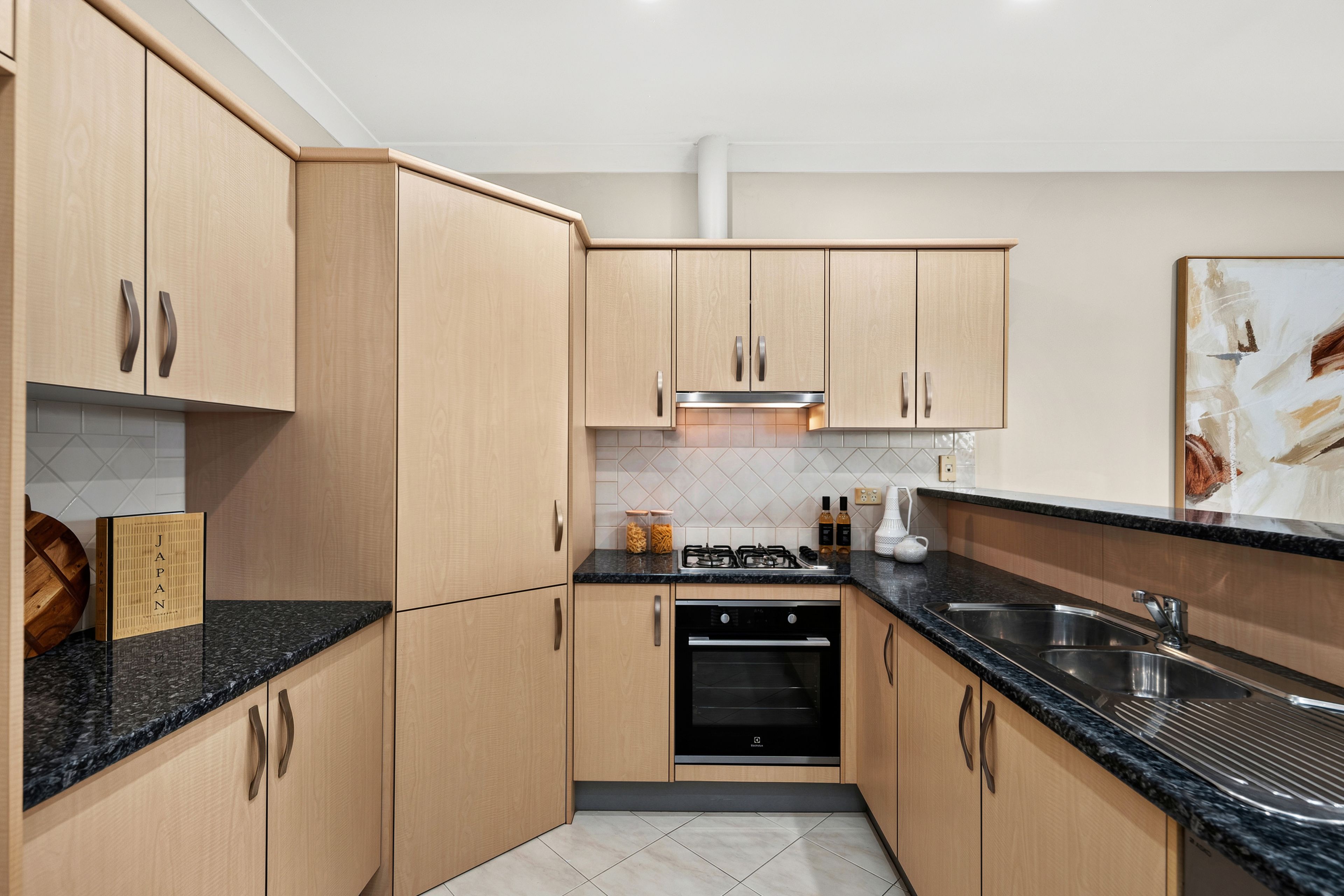 23 Douglas Avenue — photo 6 of 23