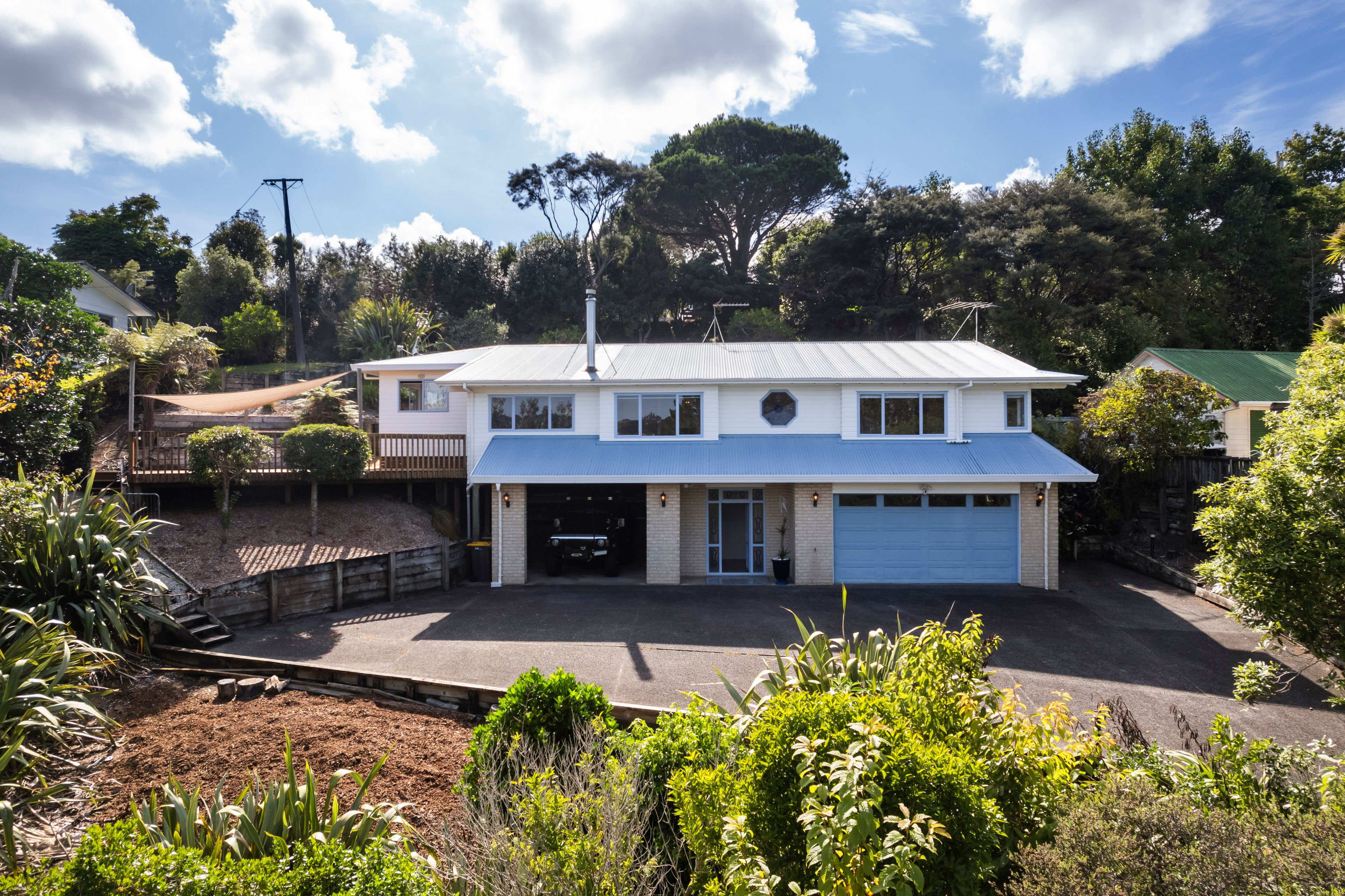 105 Waitakere Road, Waitakere, Waitakere City