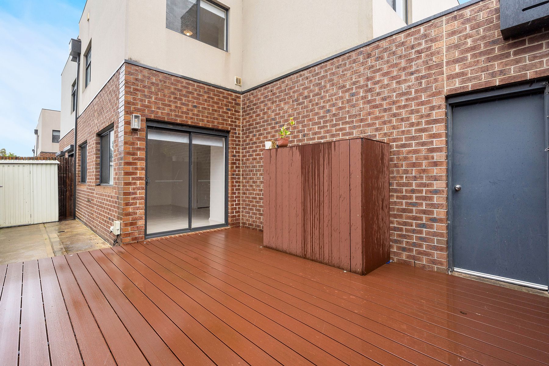 10 Landsdowne Avenue — photo 20 of 20