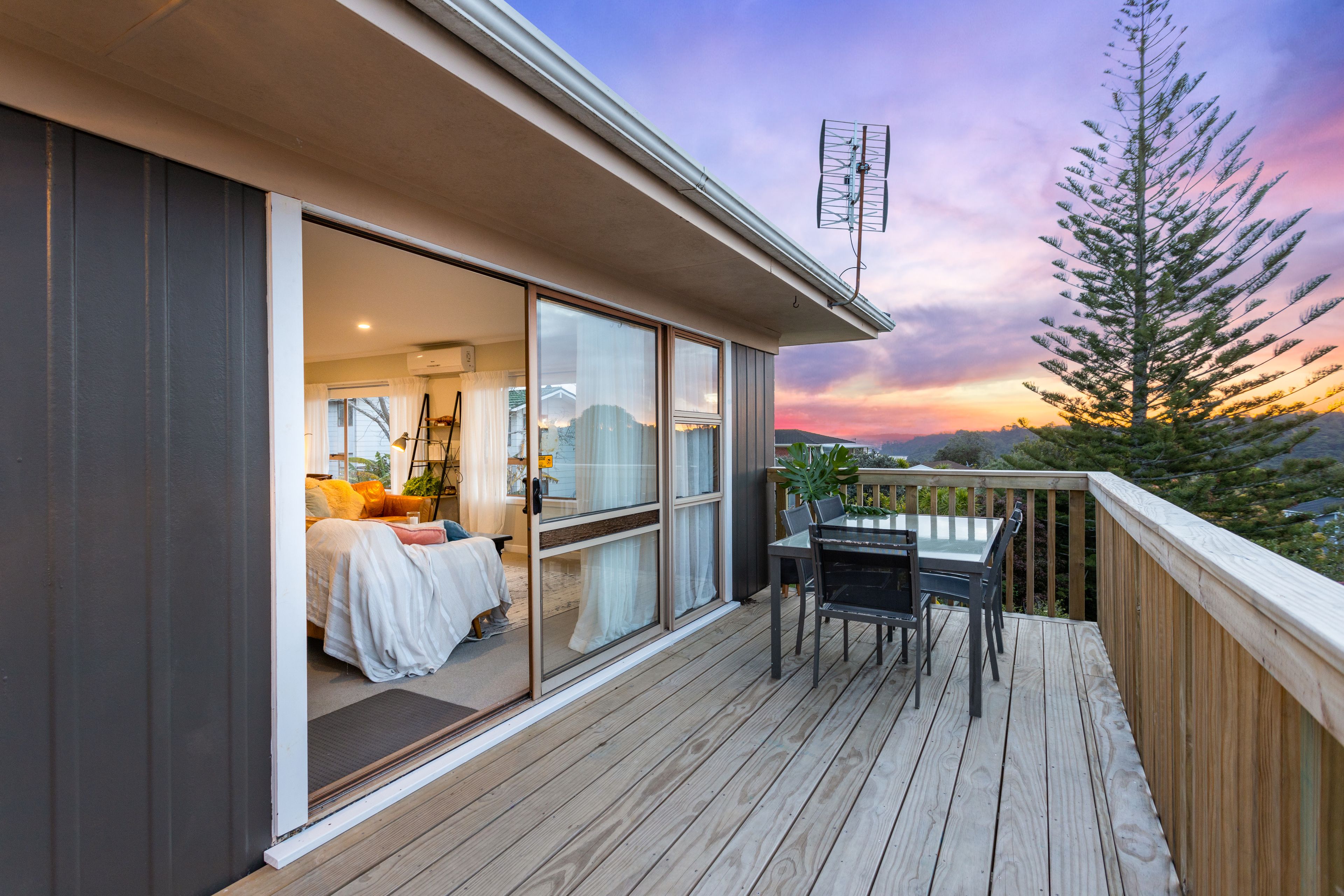 2/22 Bayview Road, Glenfield, North Shore City