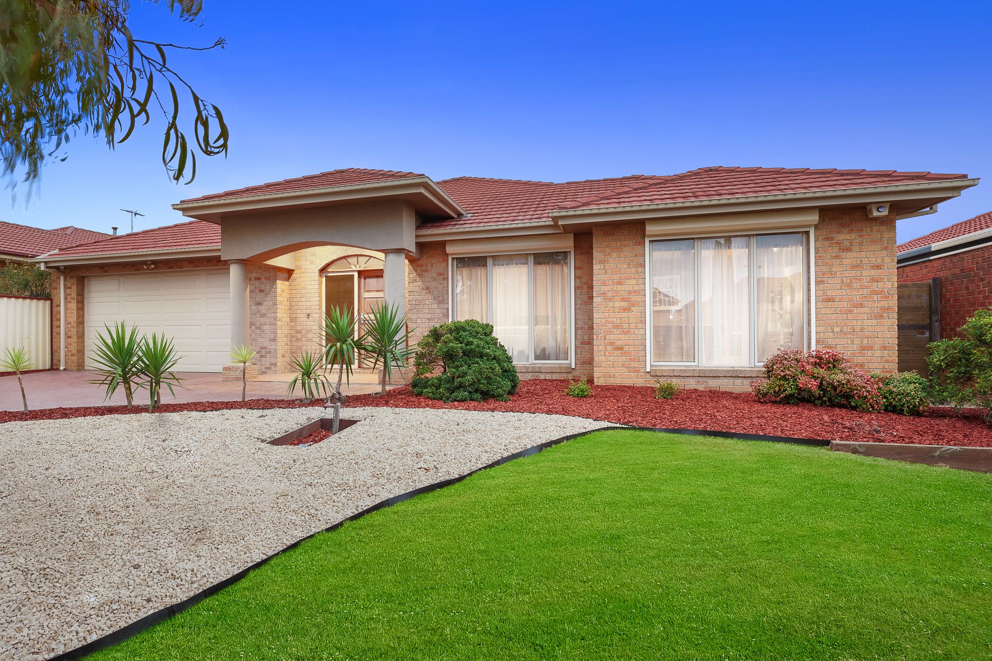 8 Cooks Way, Taylors Hill VIC 3037