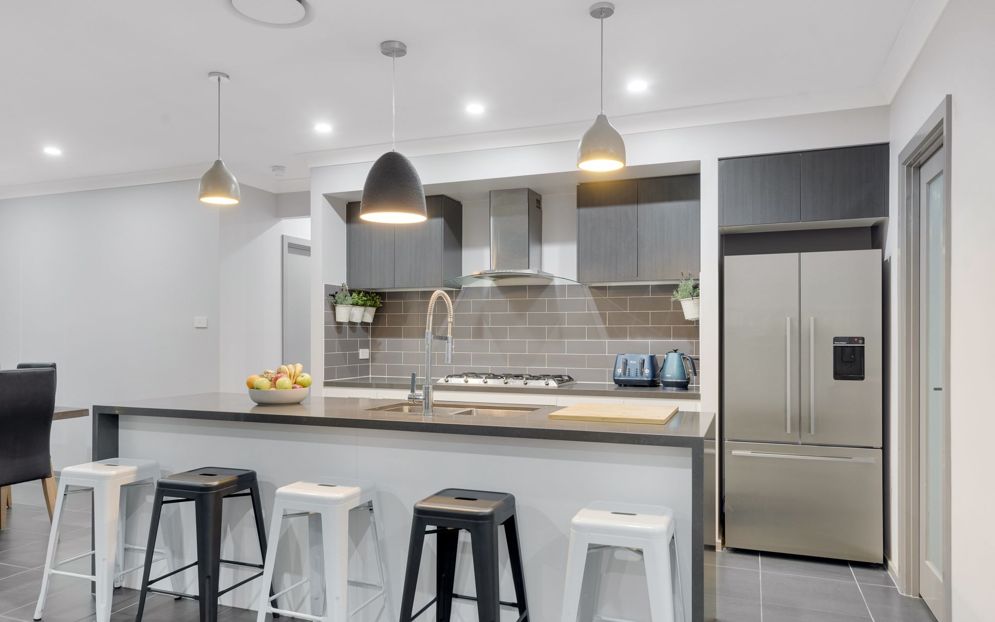 18 Clowes Street, Elderslie, NSW 2570