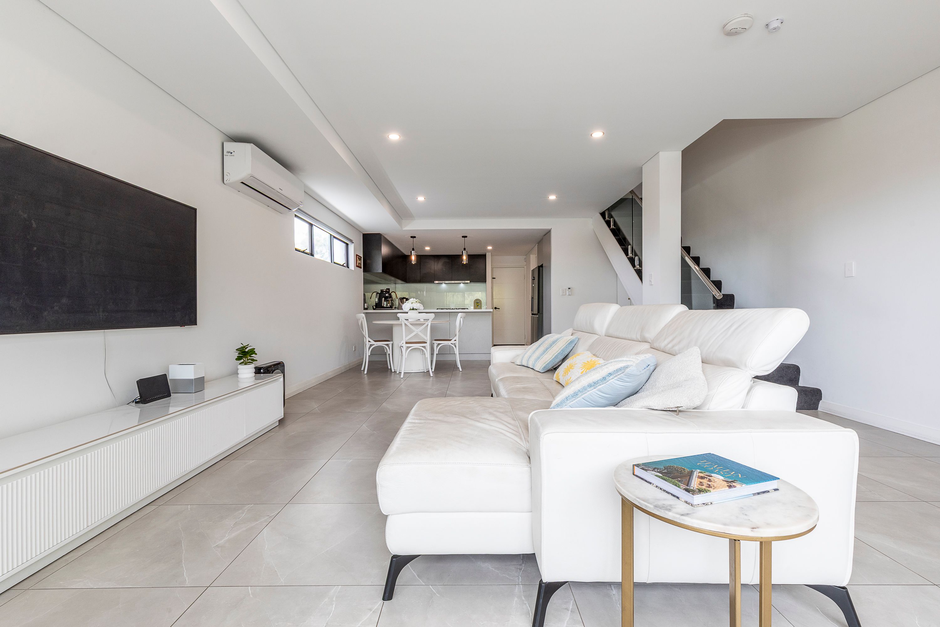 28 Leeder Street — photo 4 of 25