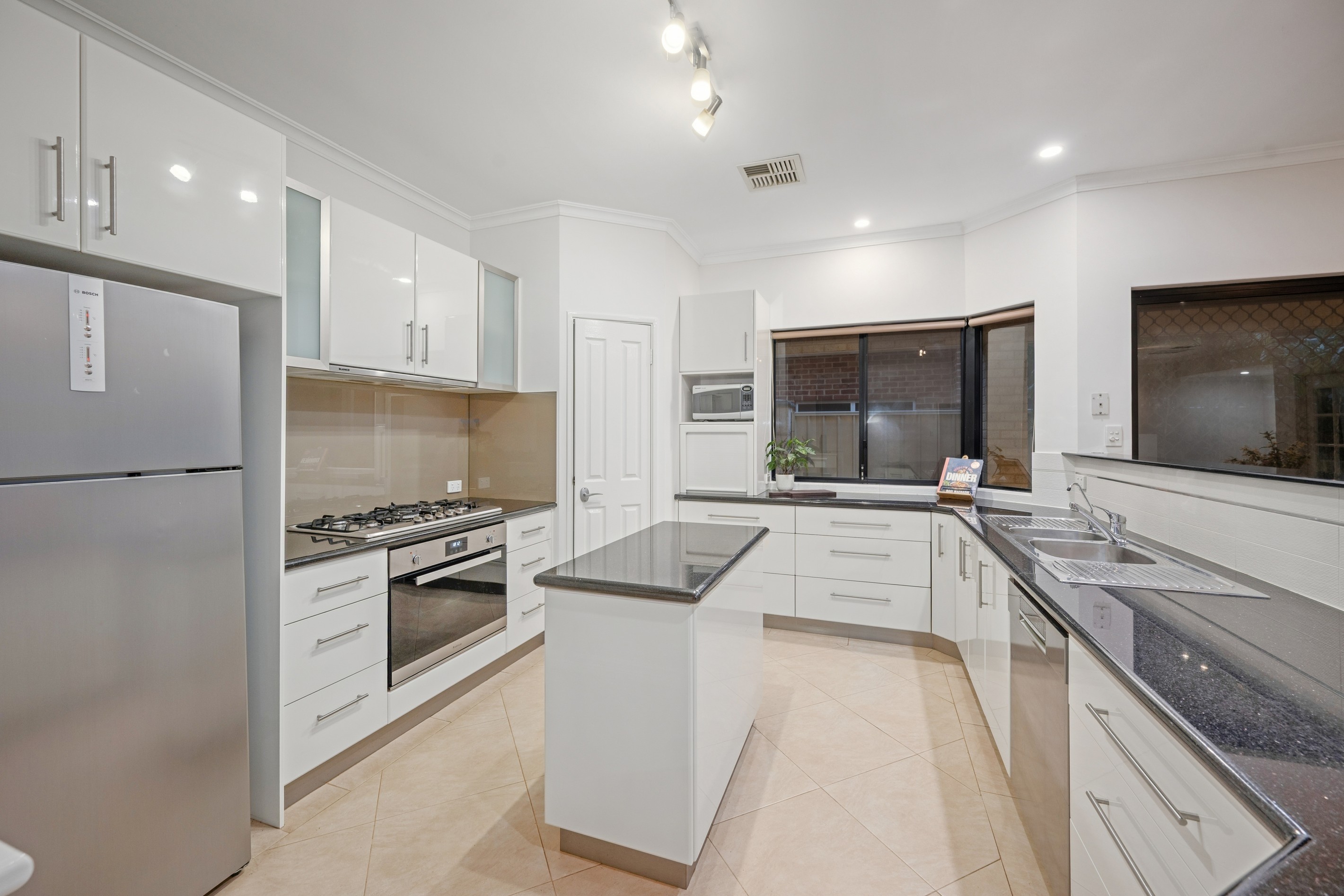 30 Success Crescent, Salter Point, WA 6152