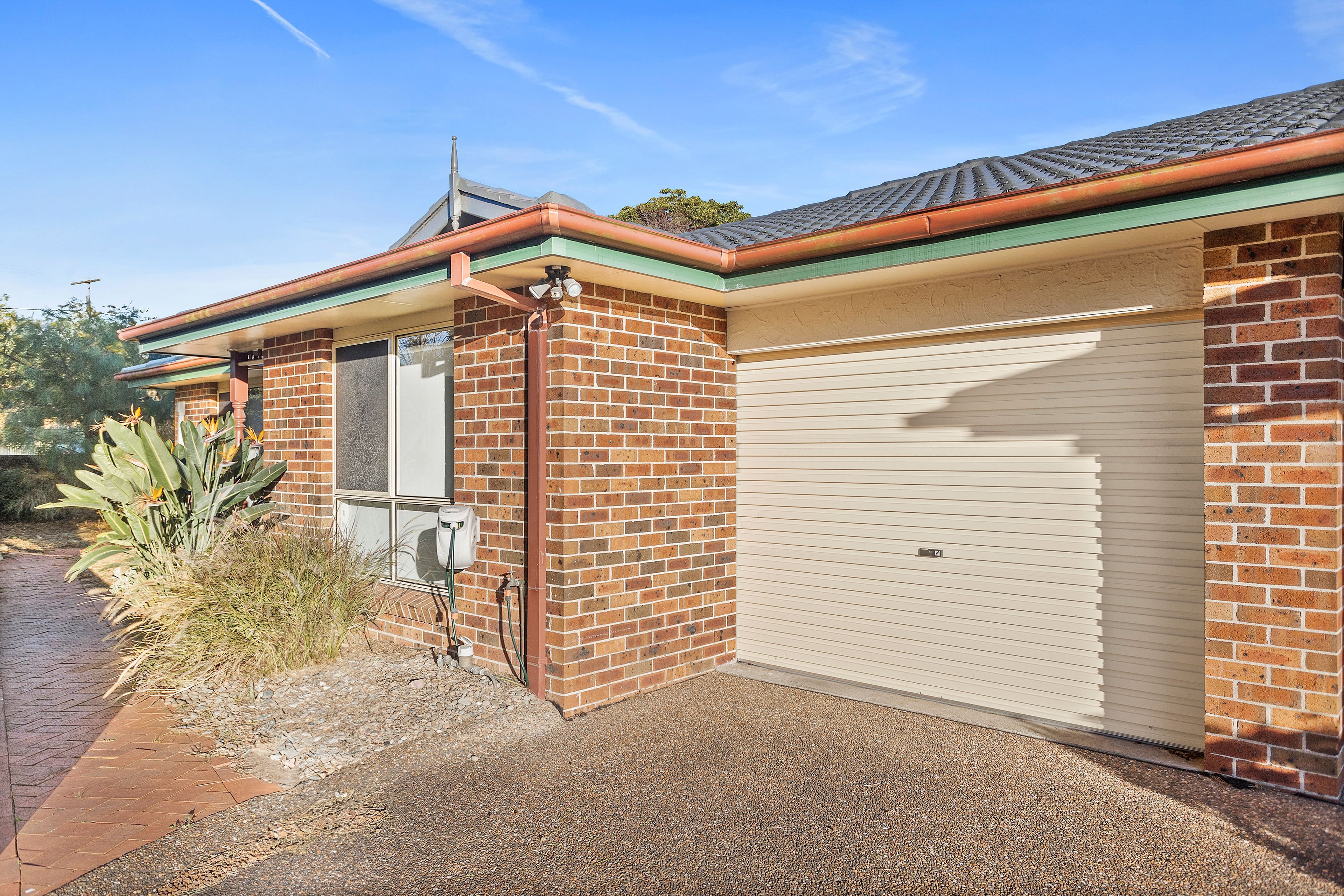 29 Central Avenue, Oak Flats NSW 2529