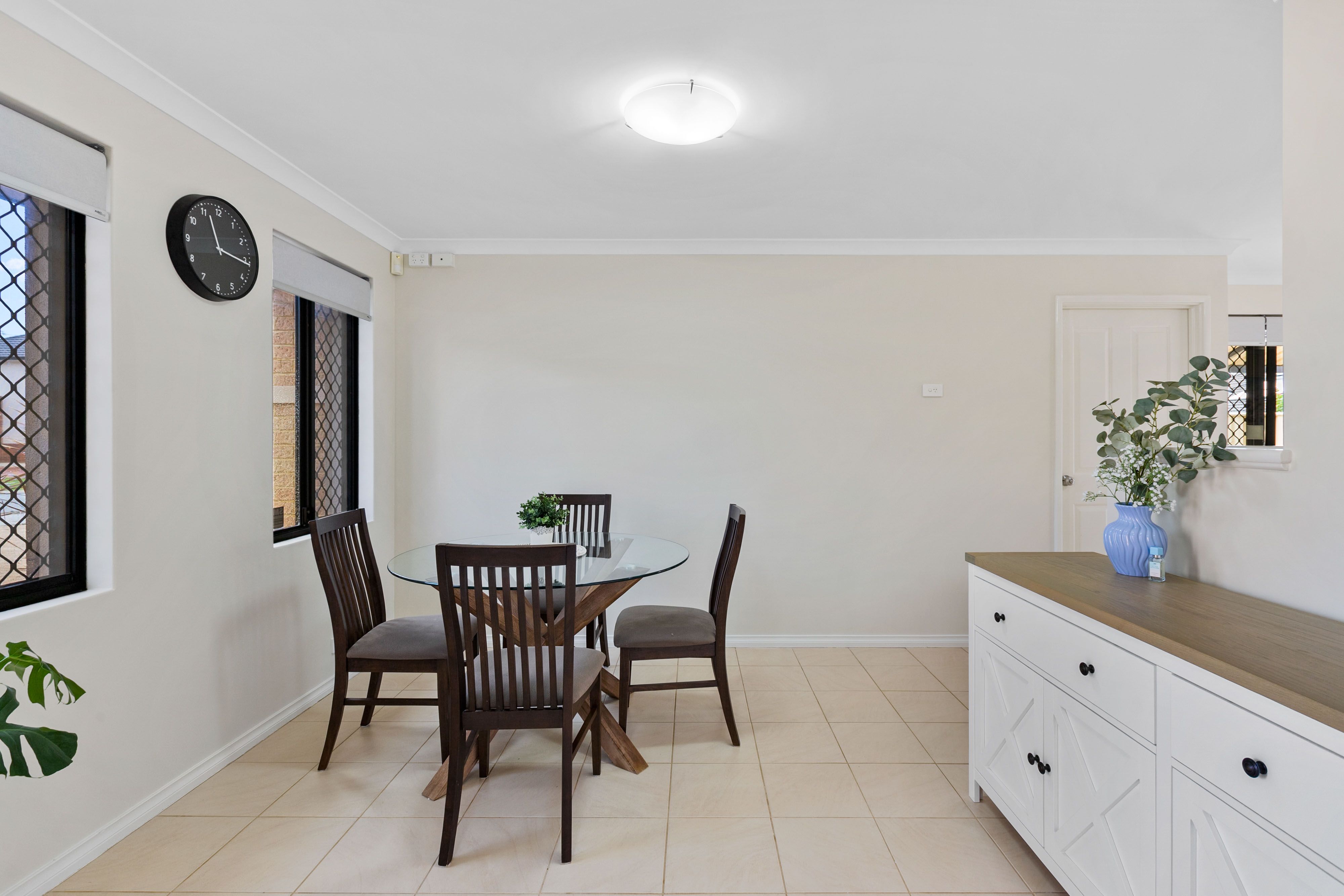 61 Susan Road — photo 3 of 17