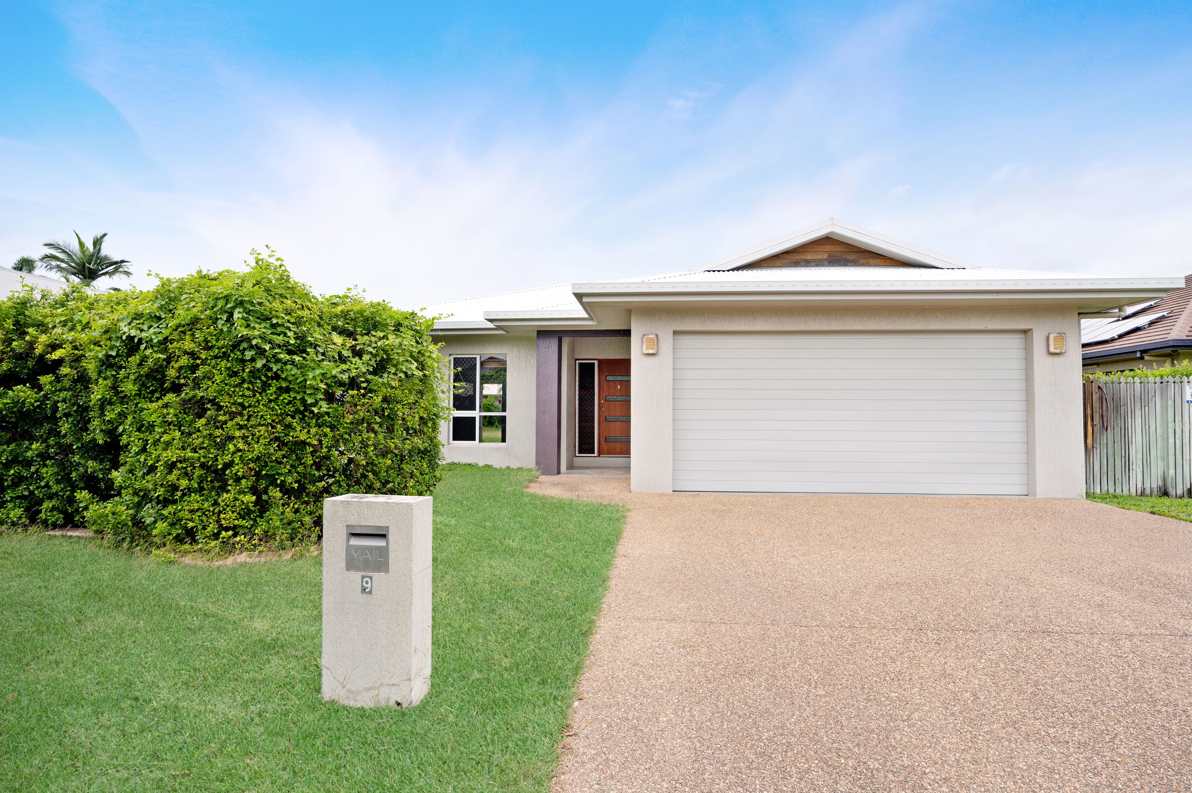 9 Waterdragon Link, Douglas QLD 4814