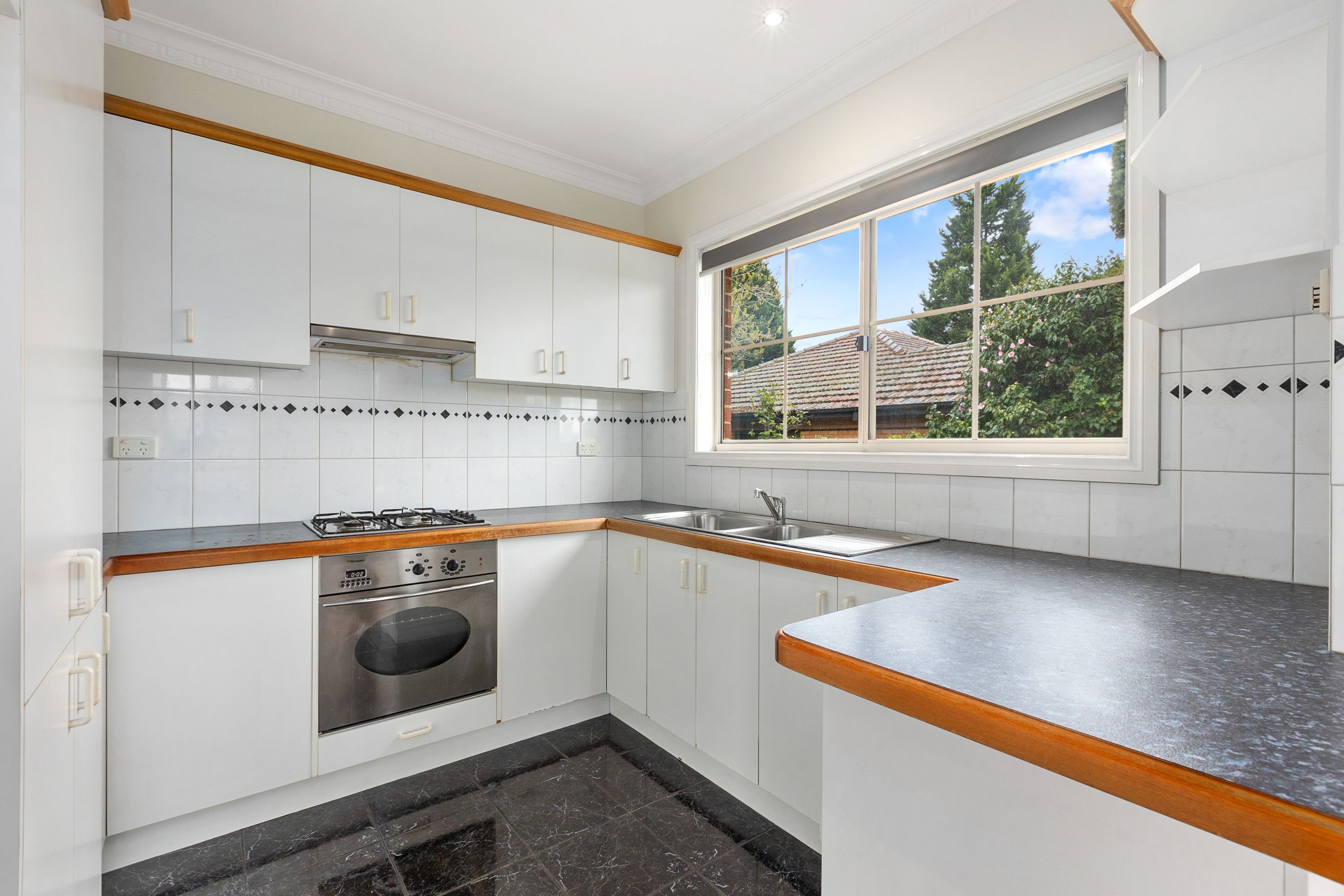 1/344 Blackburn Road, Burwood East, VIC 3151