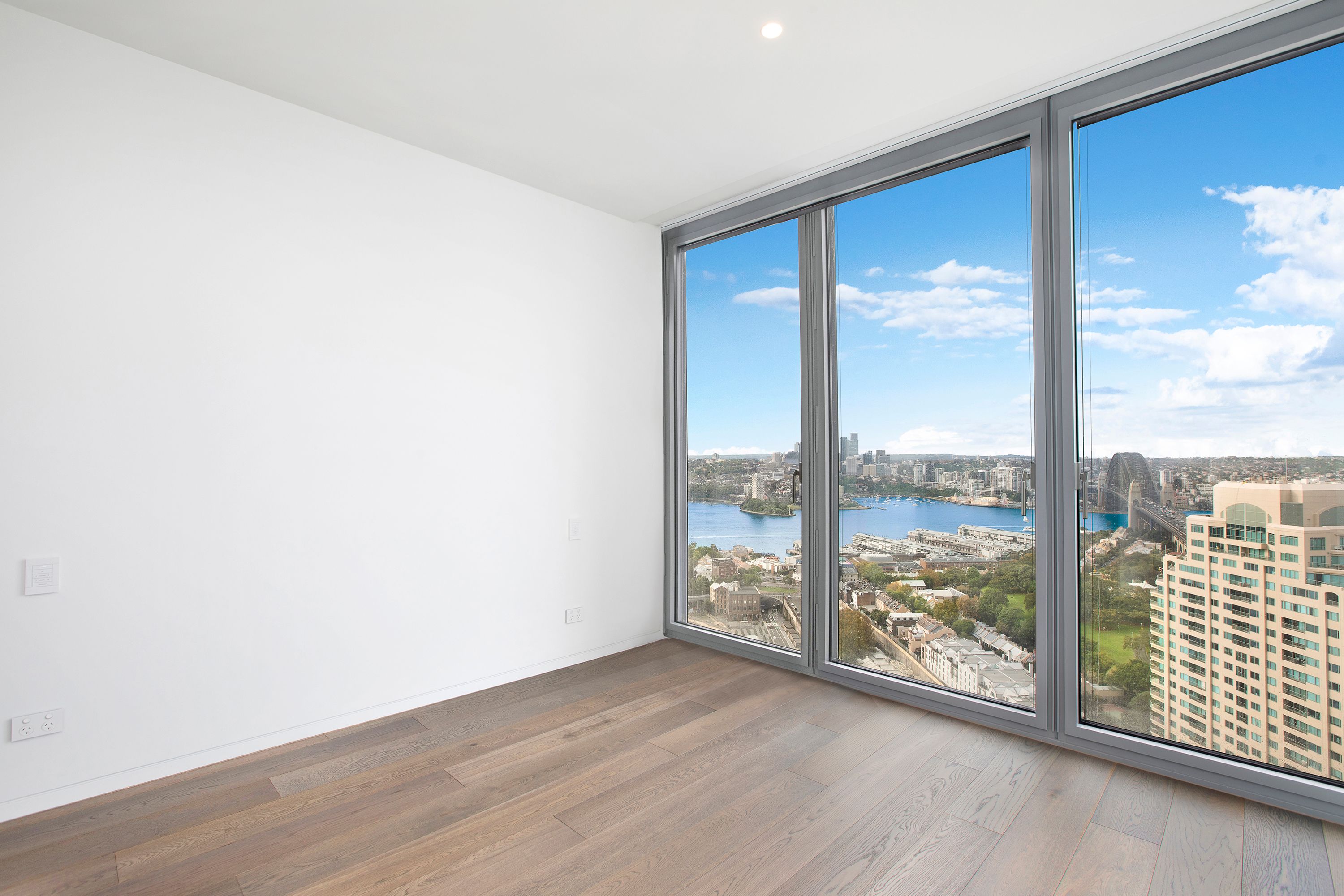 Level 52/2 Watermans Quay — photo 5 of 11