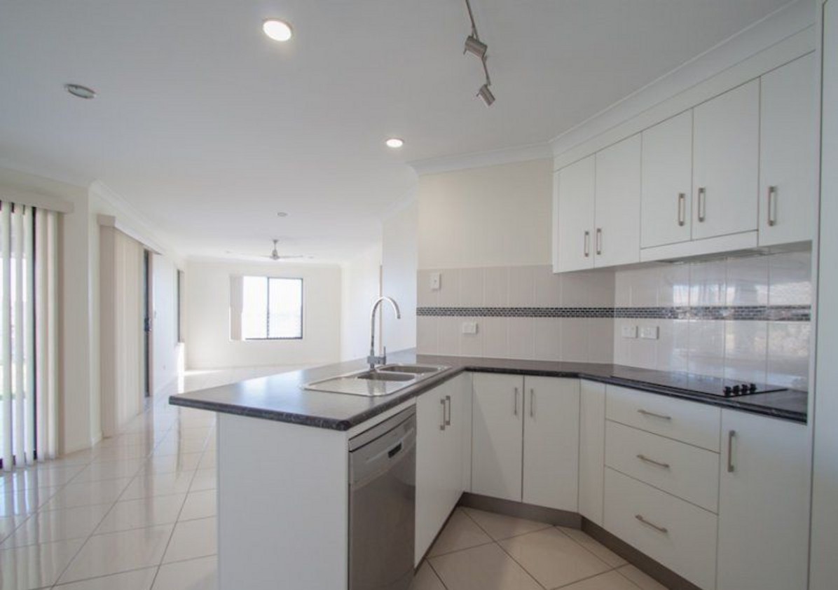17 Laird Avenue, Norman Gardens, QLD 4701
