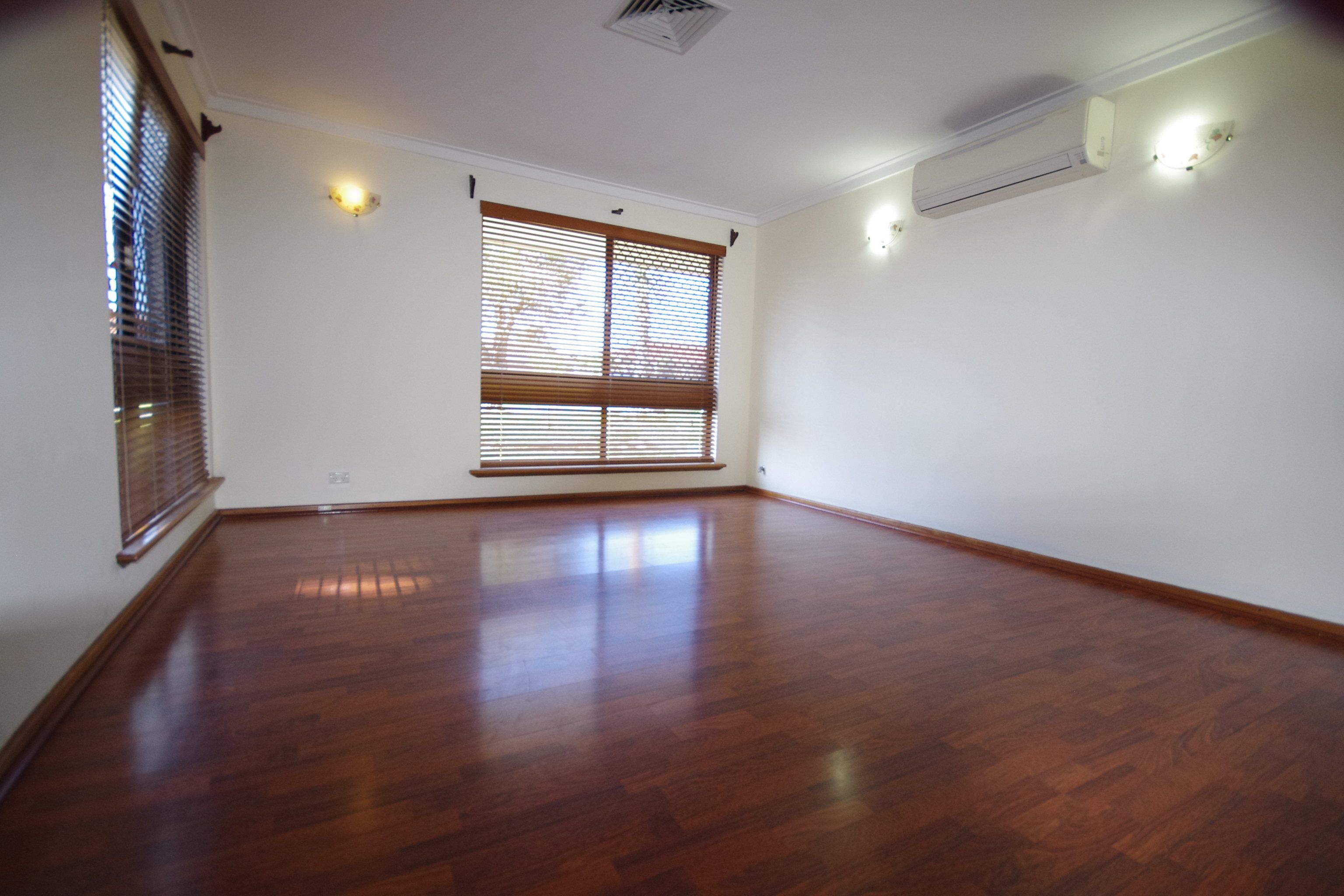 8 Farrell Place, Noranda, WA 6062