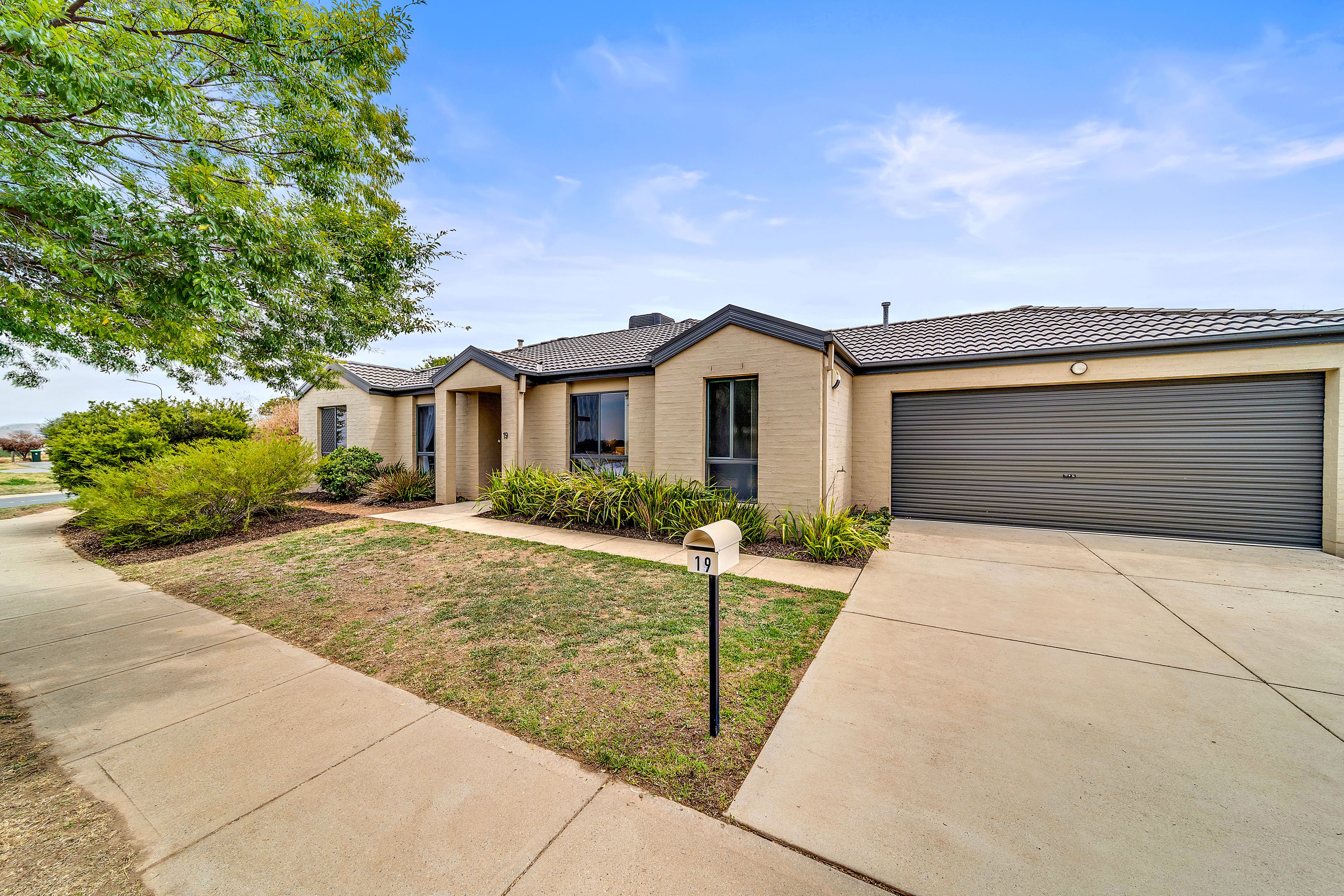 19 Hanrahan Crescent, Dunlop, ACT 2615