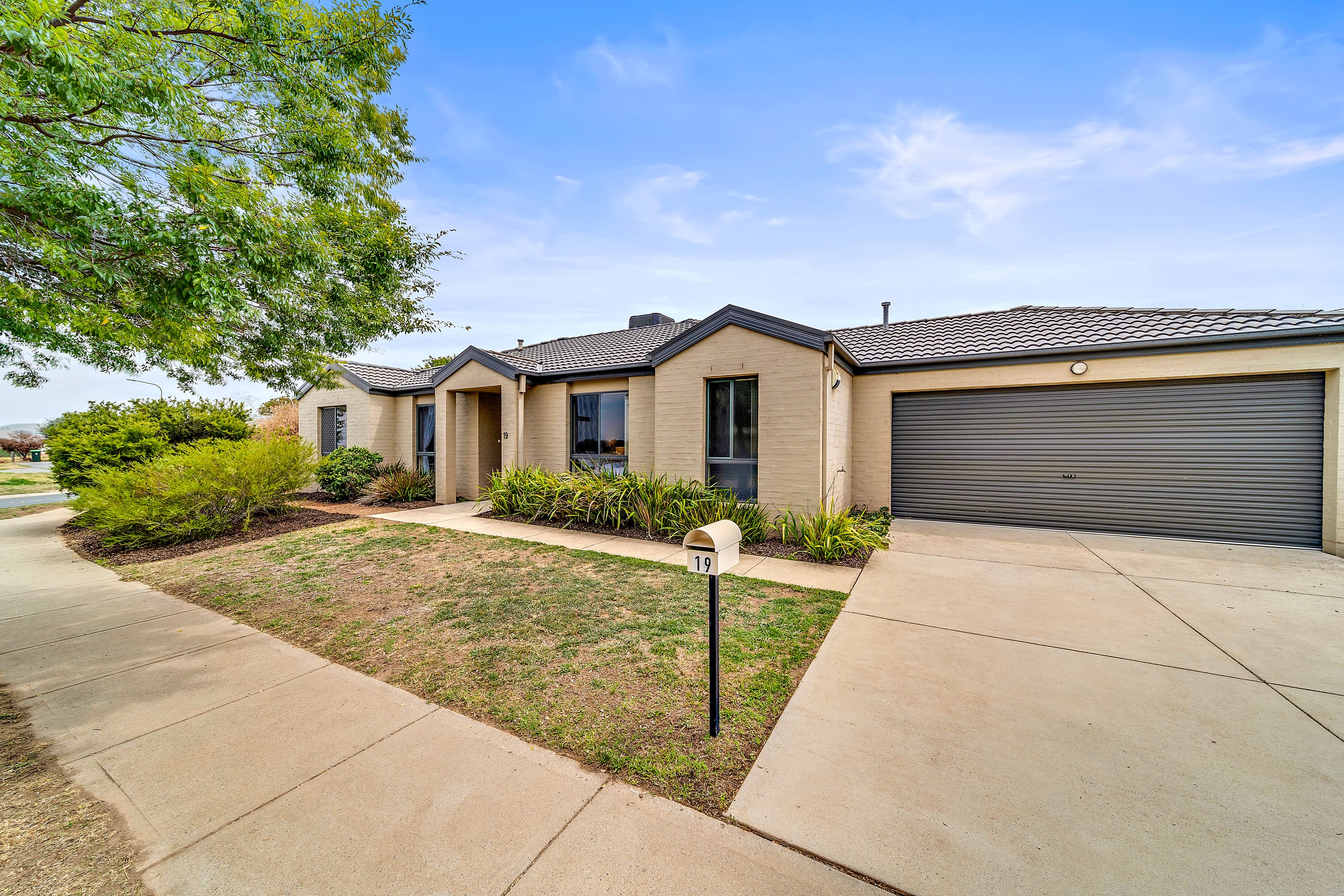 19 Hanrahan Crescent, Dunlop, ACT 2615