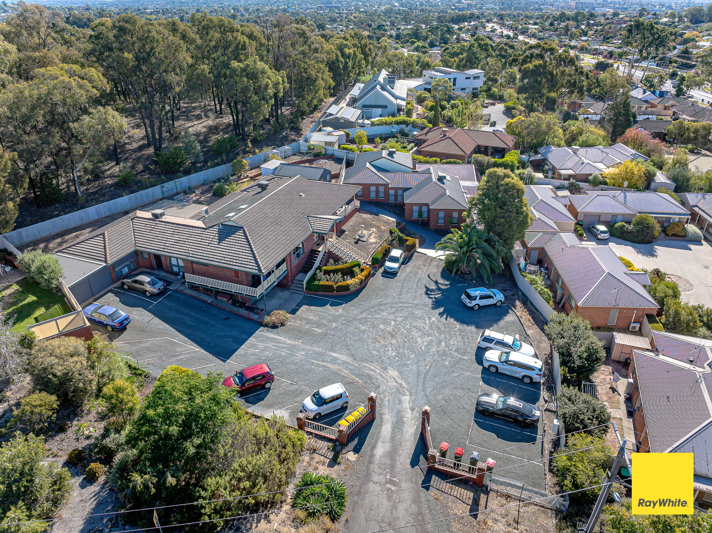 8-10 Edwards Road, Kennington, VIC 3550