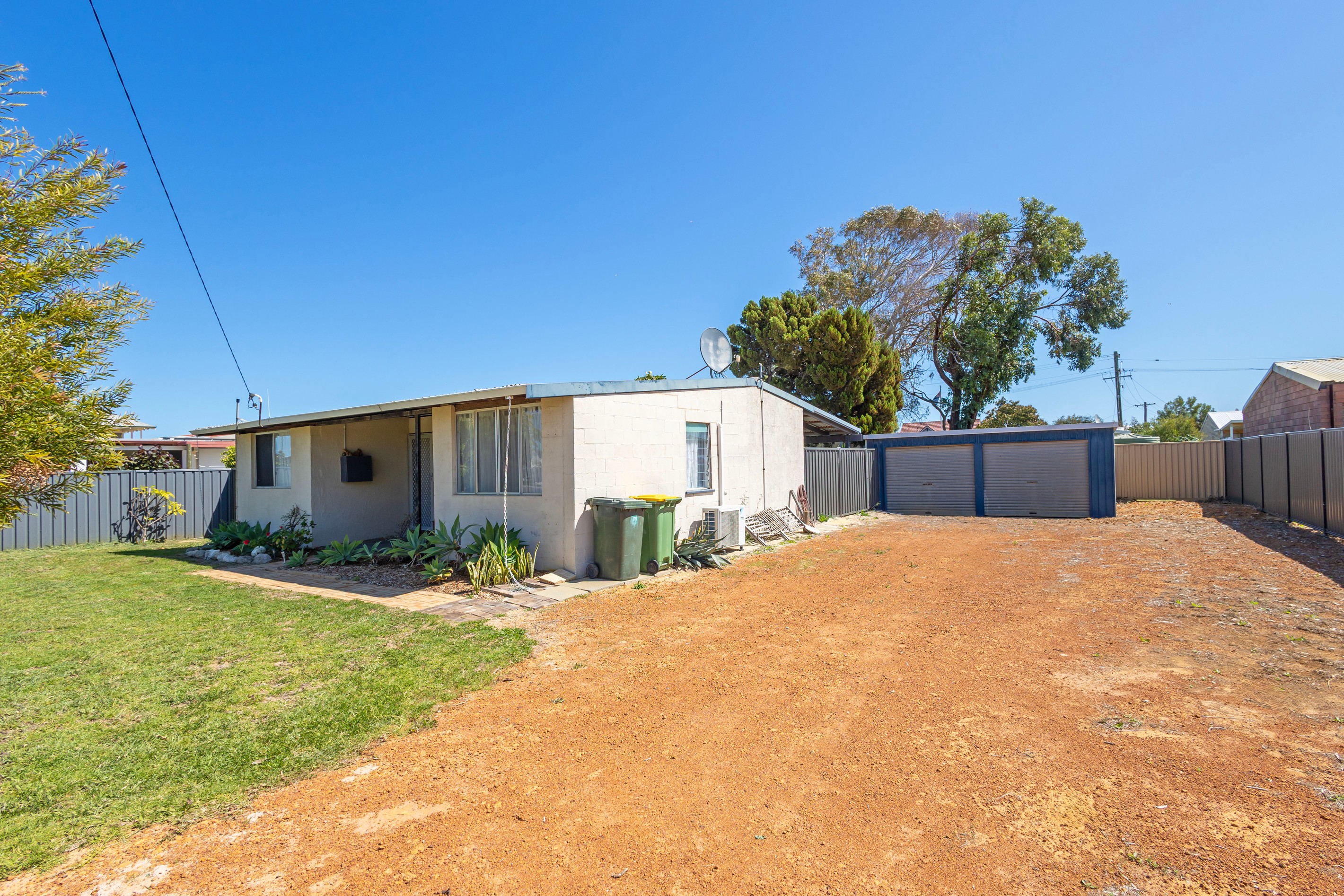 11 Tuart Street, Leeman, WA 6514