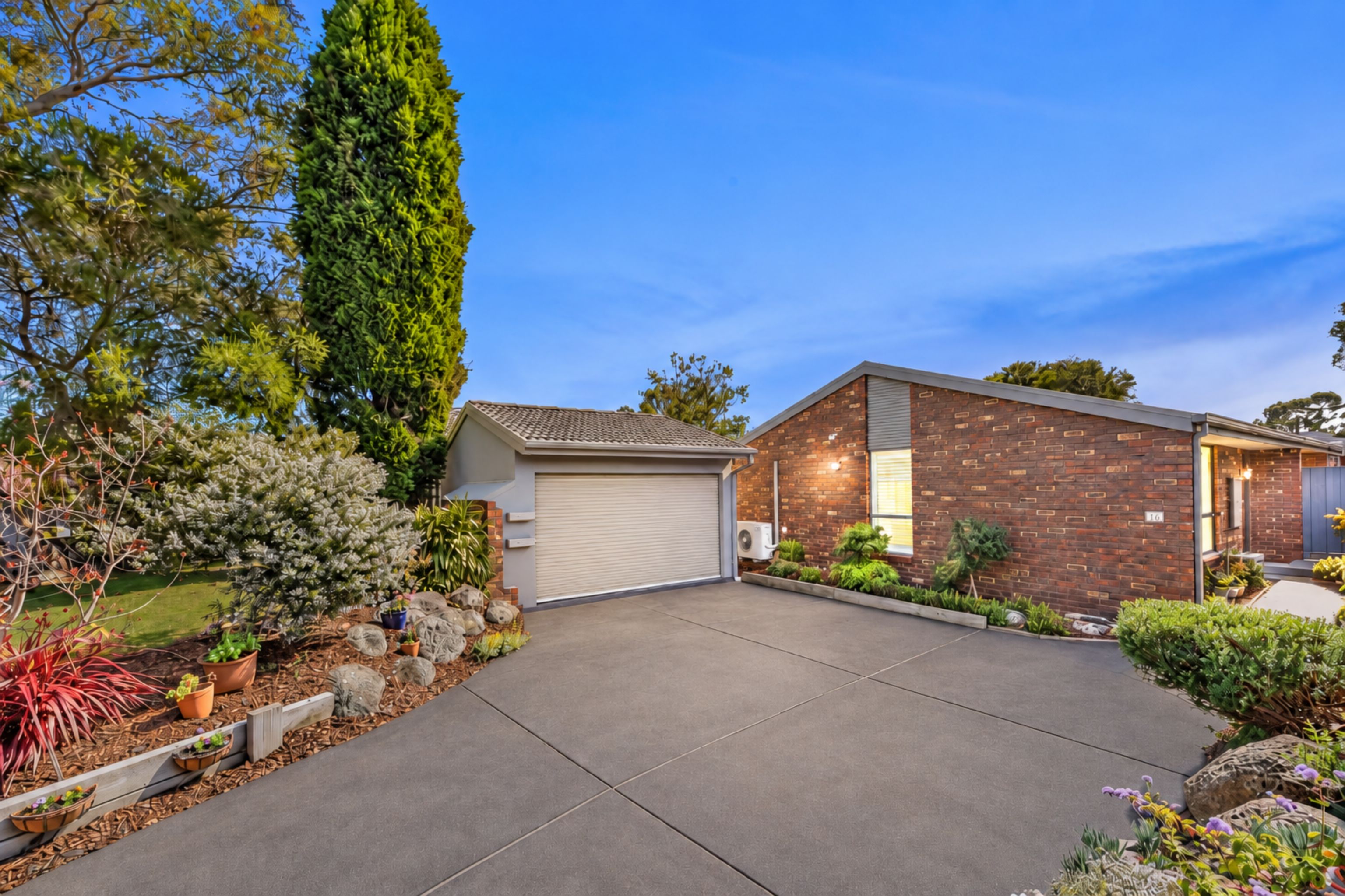 16 Rowena Rise — photo from Ray White Wantirna