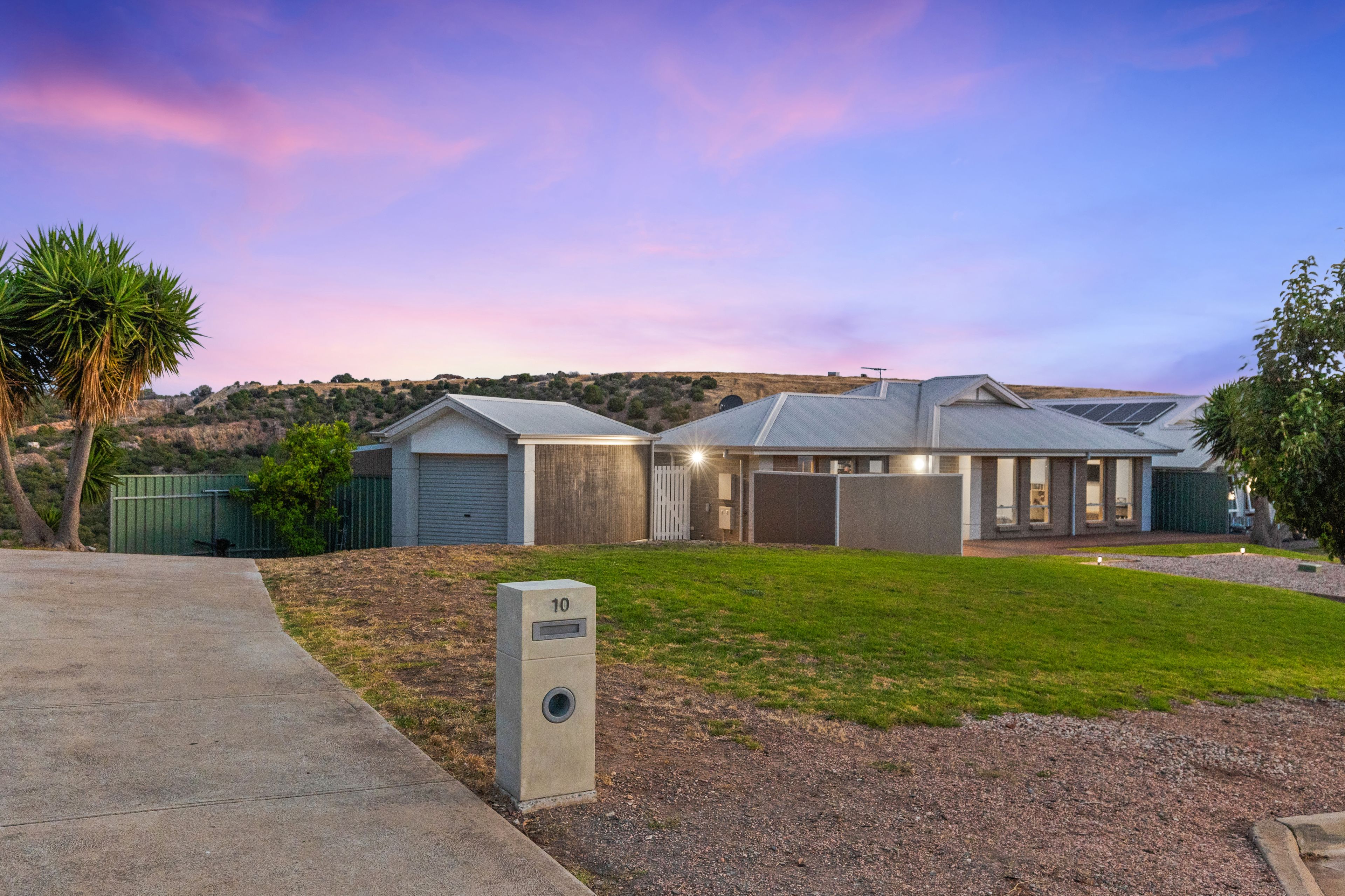 10 Thomas Way, Hallett Cove, SA 5158