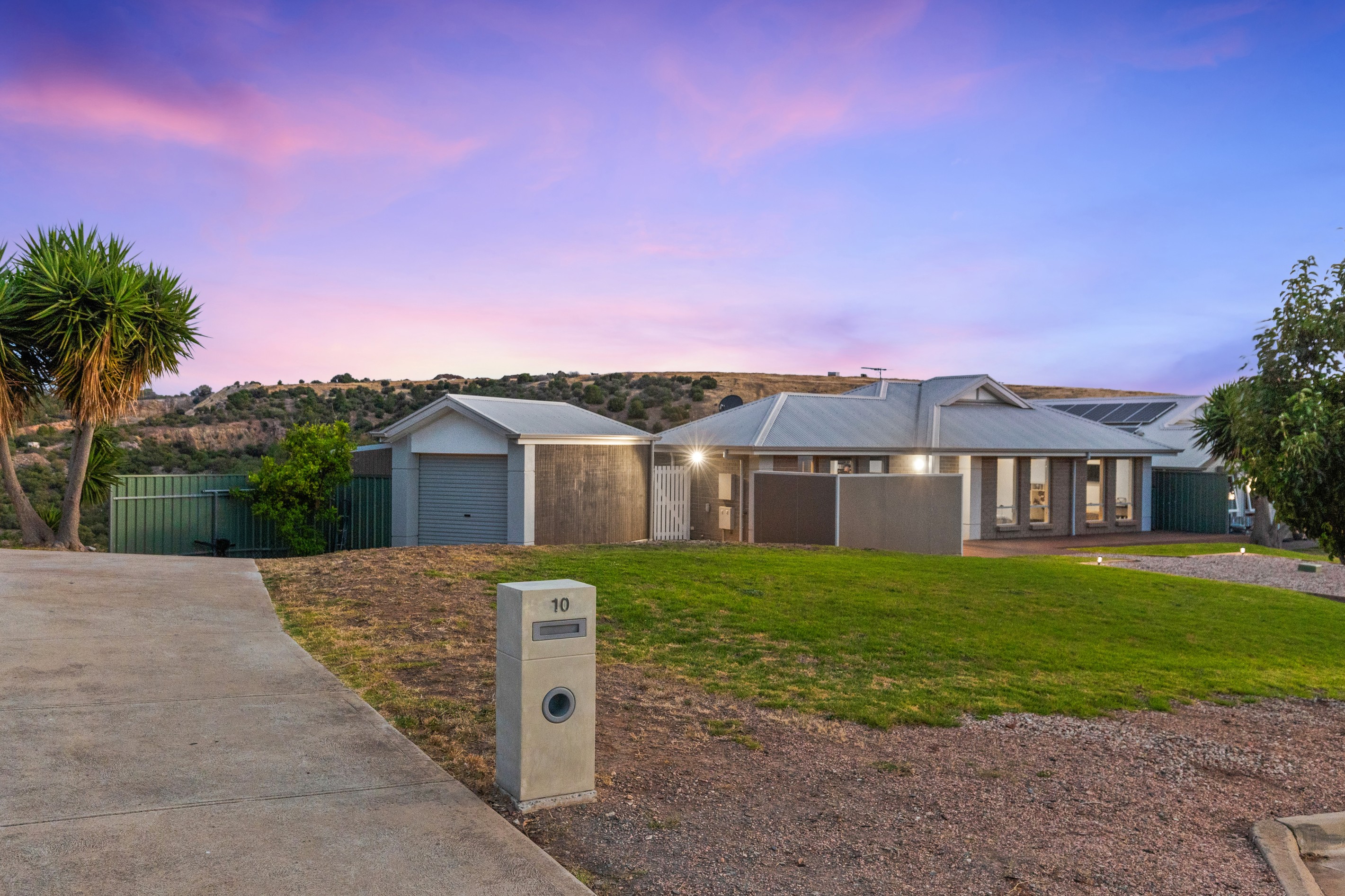 10 Thomas Way, Hallett Cove, SA 5158