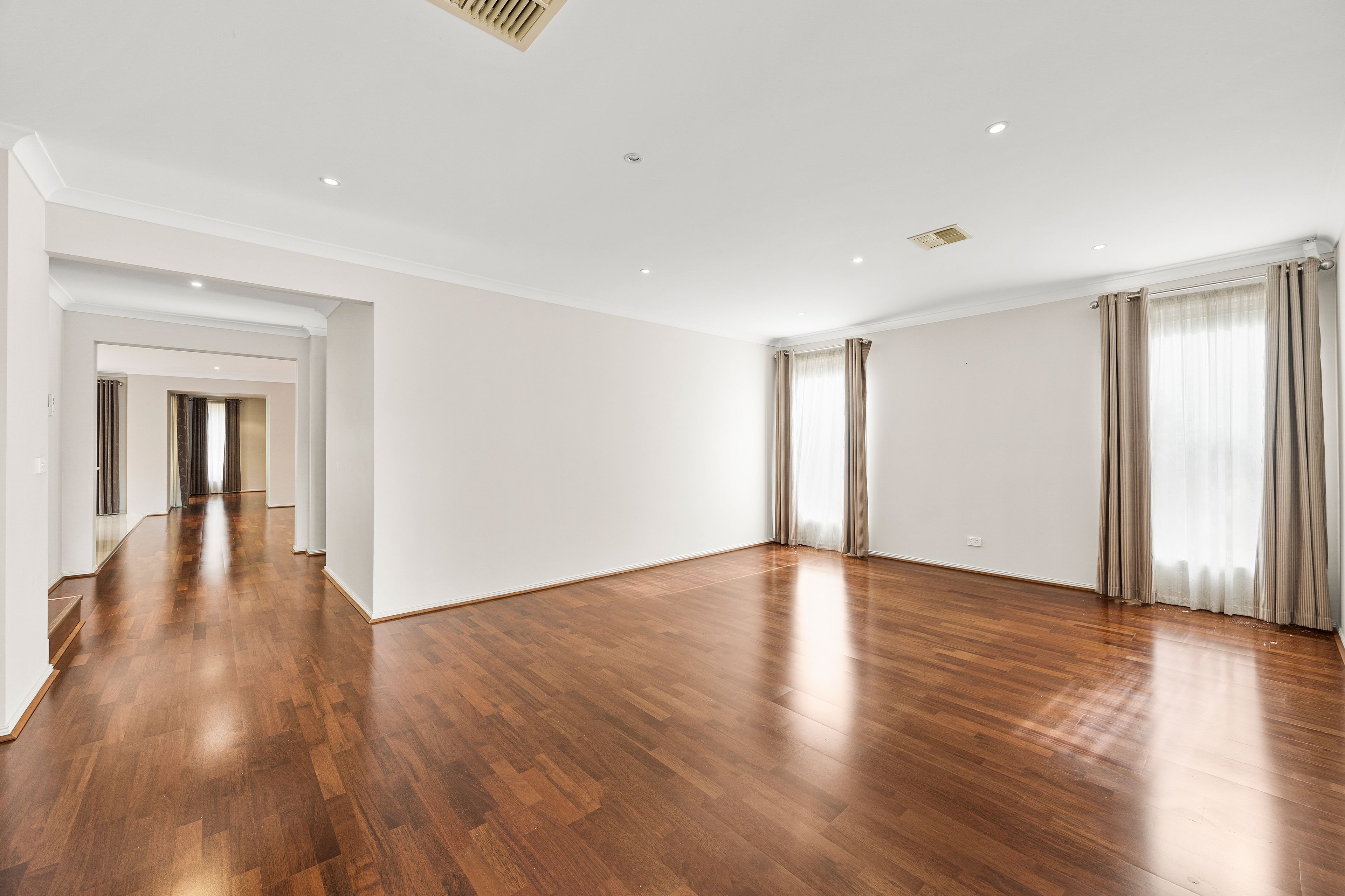 16 Glen Tower Drive, Glen Waverley, VIC 3150