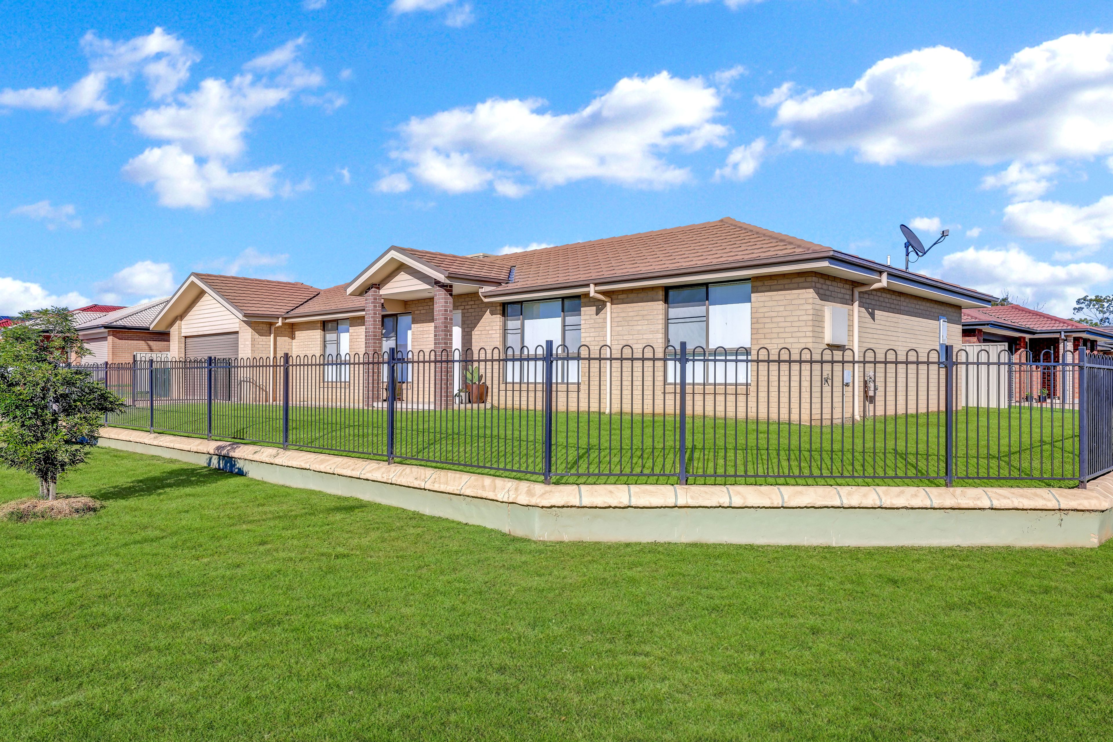 16C Warwick Road, Tamworth NSW 2340