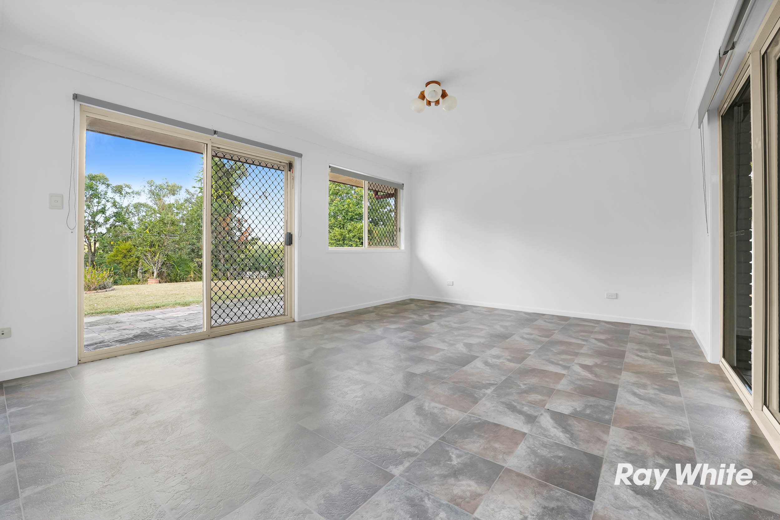74 Australia II Drive, Kensington Grove, QLD 4341