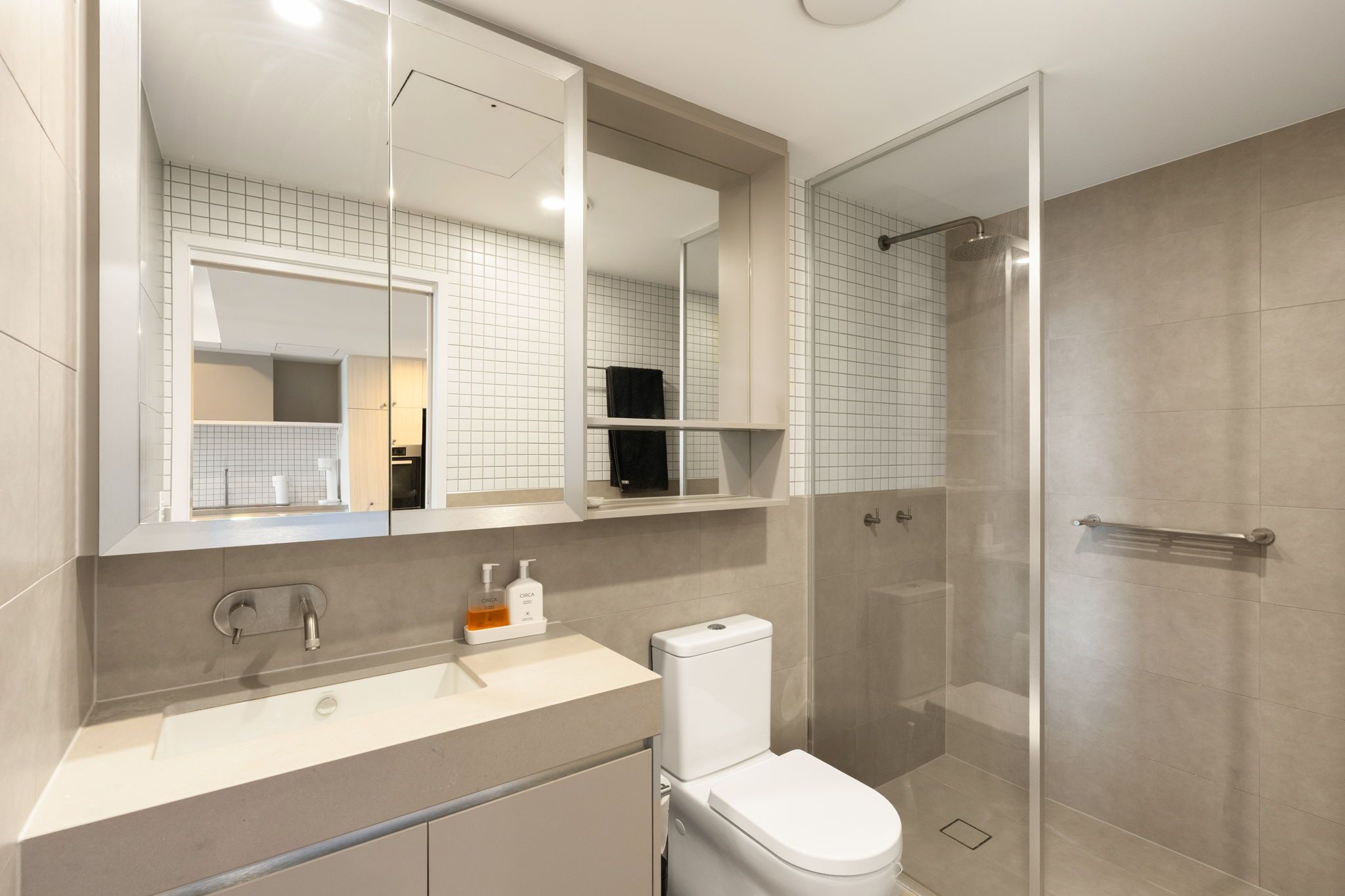 706/109 Commercial Road — photo 11 of 20